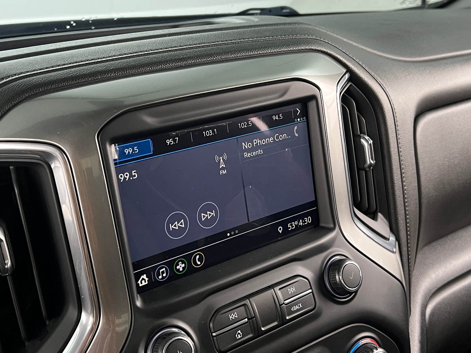 Thumbnail: 2020 Chevrolet Silverado 1500 - 4