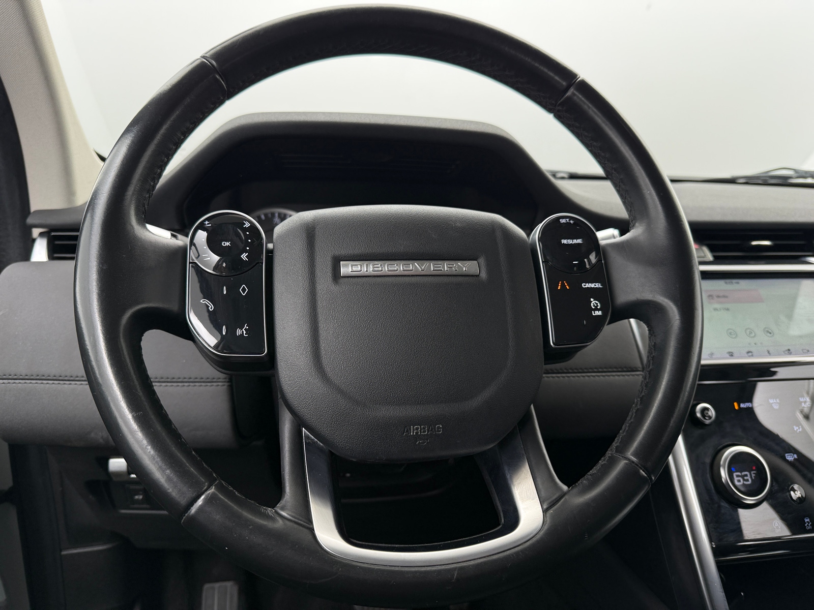 Thumbnail: 2020 Land Rover Discovery Sport - 5