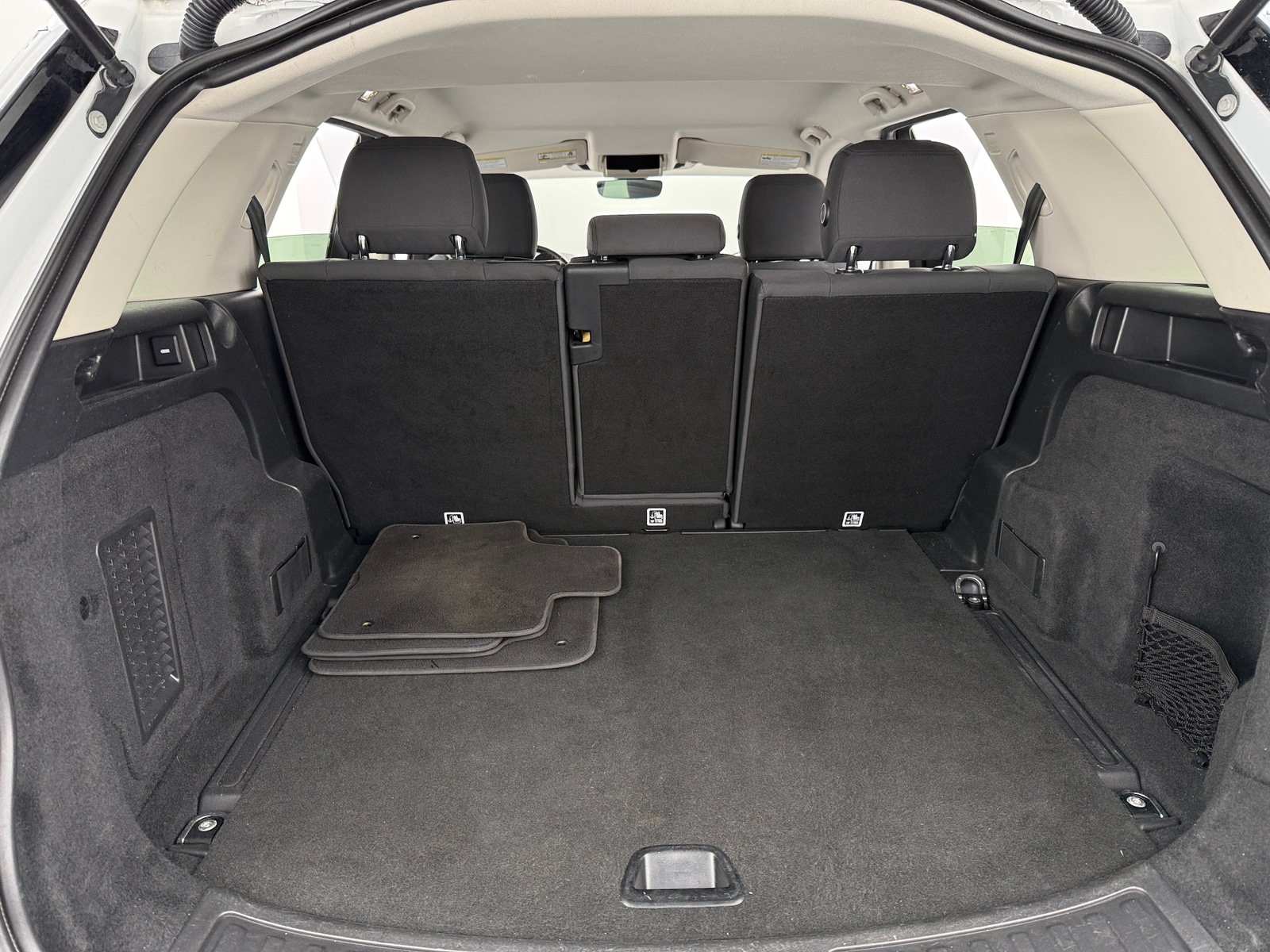 Thumbnail: 2020 Land Rover Discovery Sport - 7