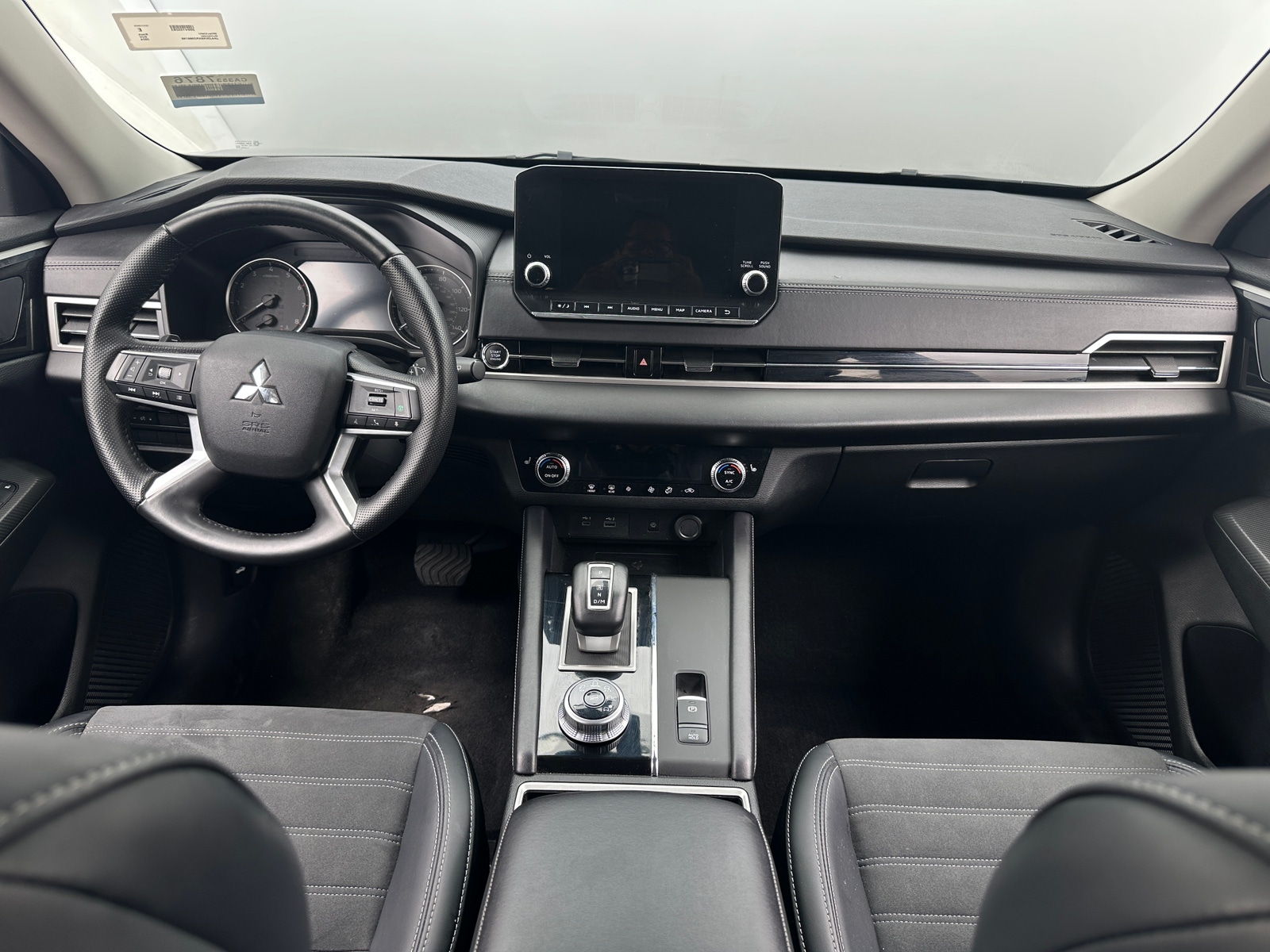 Thumbnail: 2024 Mitsubishi Outlander - 2