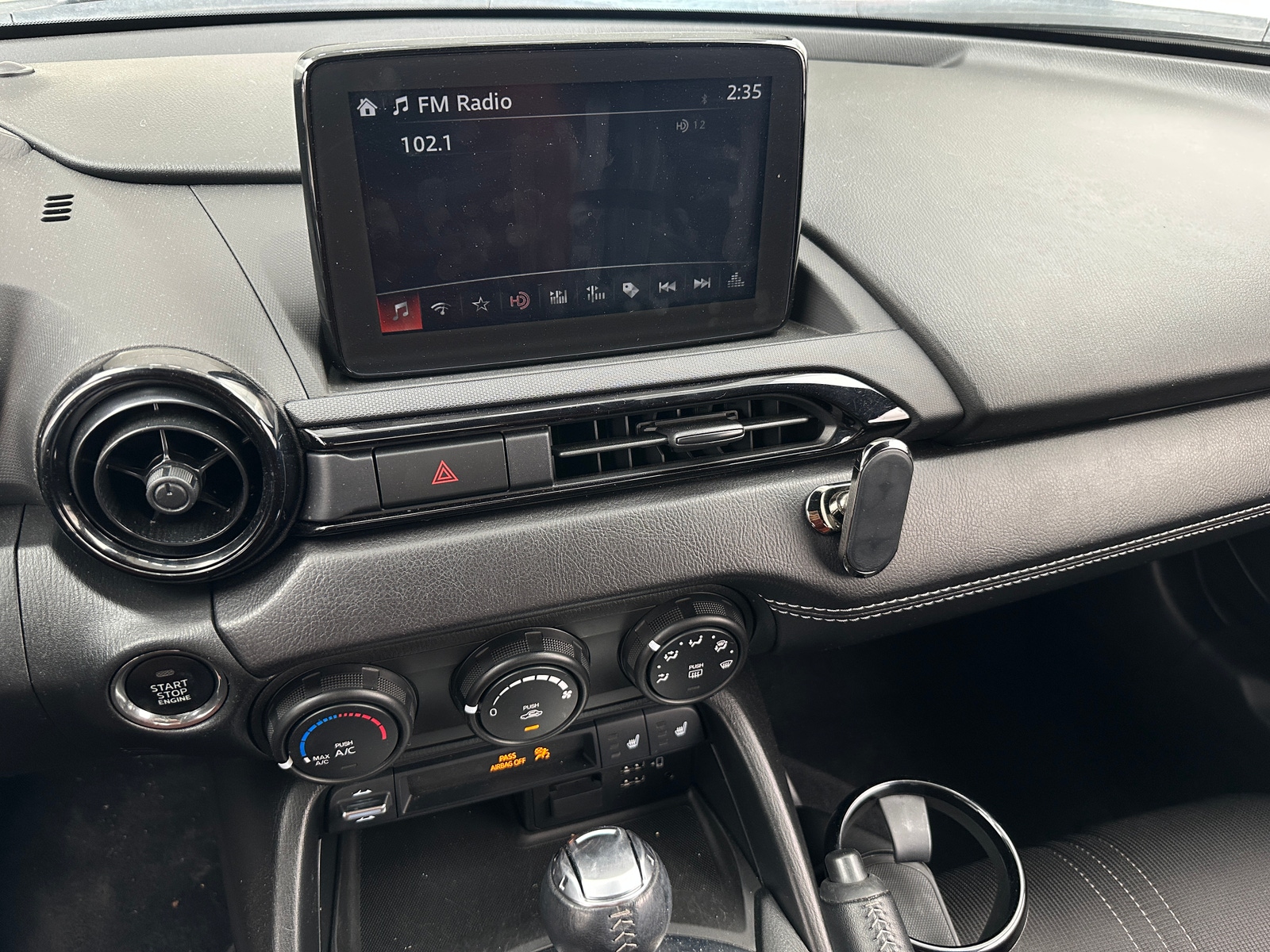 Thumbnail: 2020 Mazda MX-5 Miata - 4