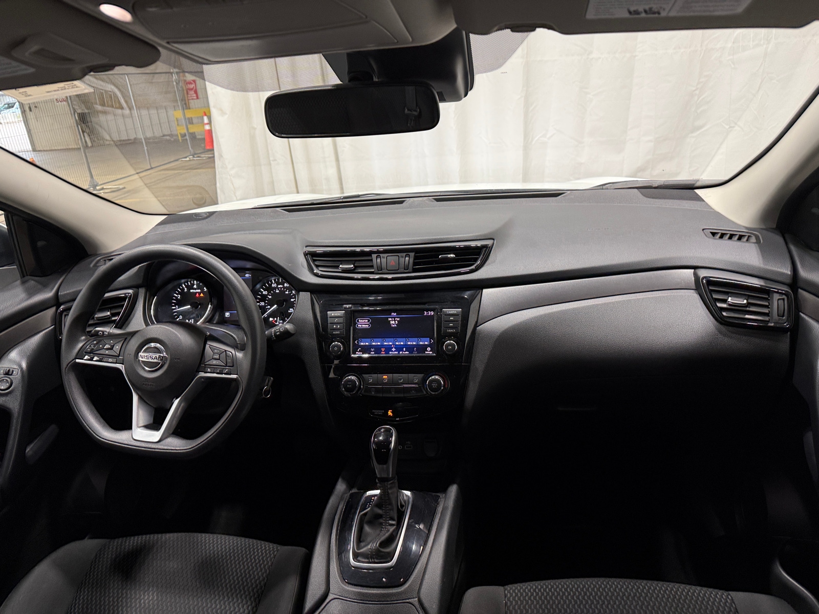 Thumbnail: 2020 Nissan Rogue Sport - 3