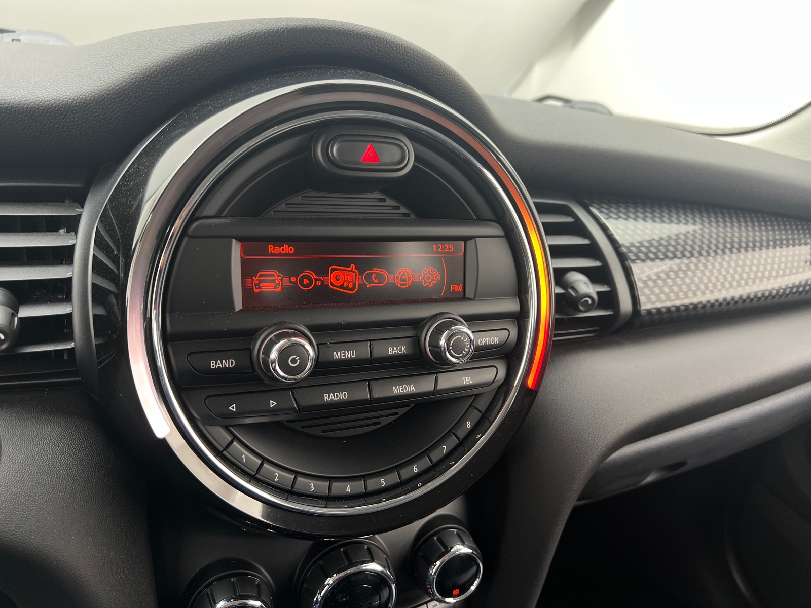 Thumbnail: 2015 MINI Cooper Hardtop - 3