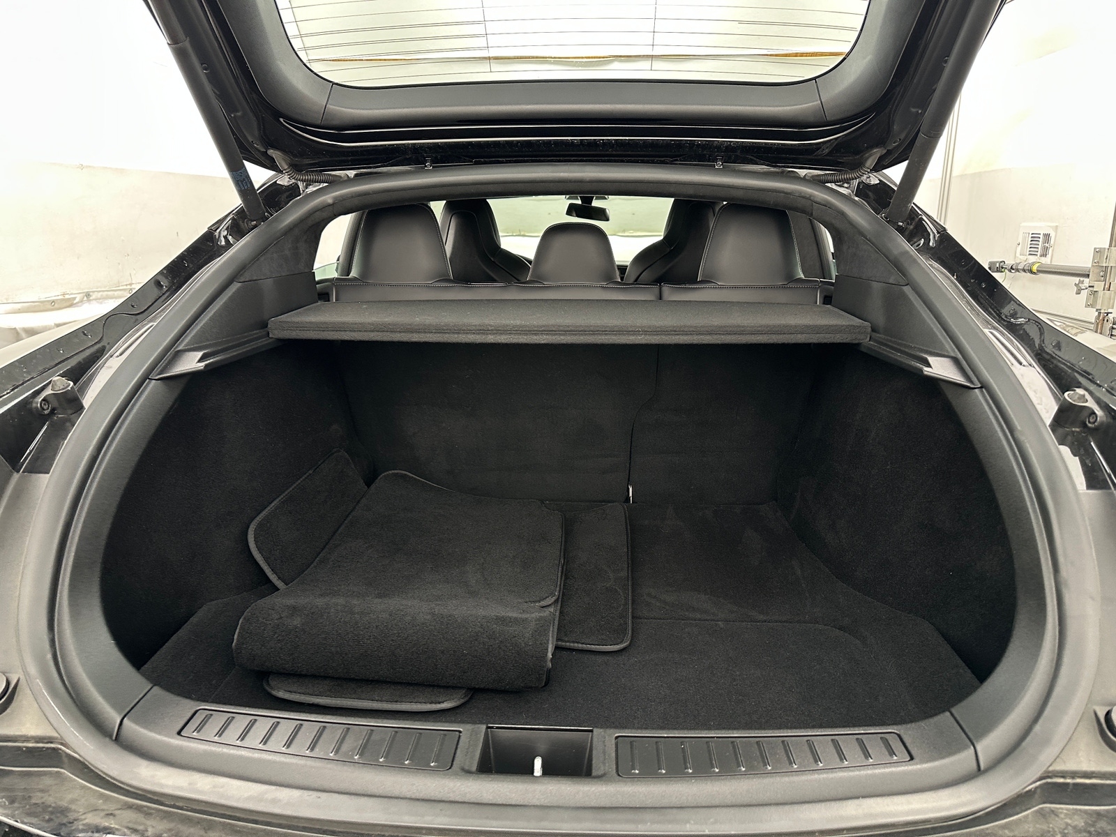 Thumbnail: 2018 Tesla Model S - 6