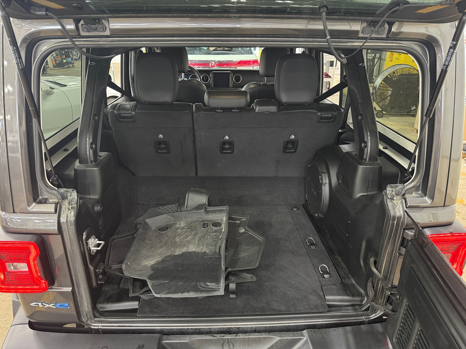 Thumbnail: 2021 Jeep Wrangler - 6