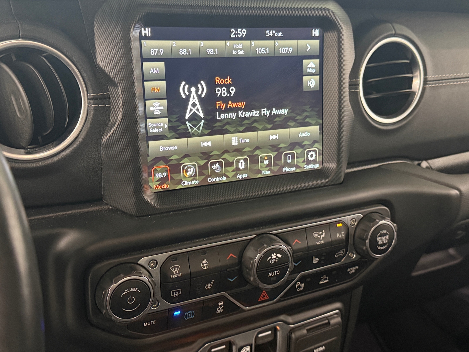 Thumbnail: 2021 Jeep Wrangler - 3