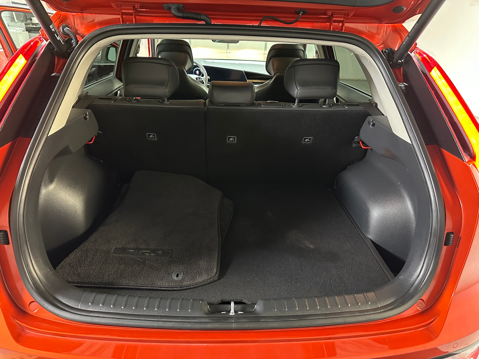 Thumbnail: 2023 Kia Niro - 6