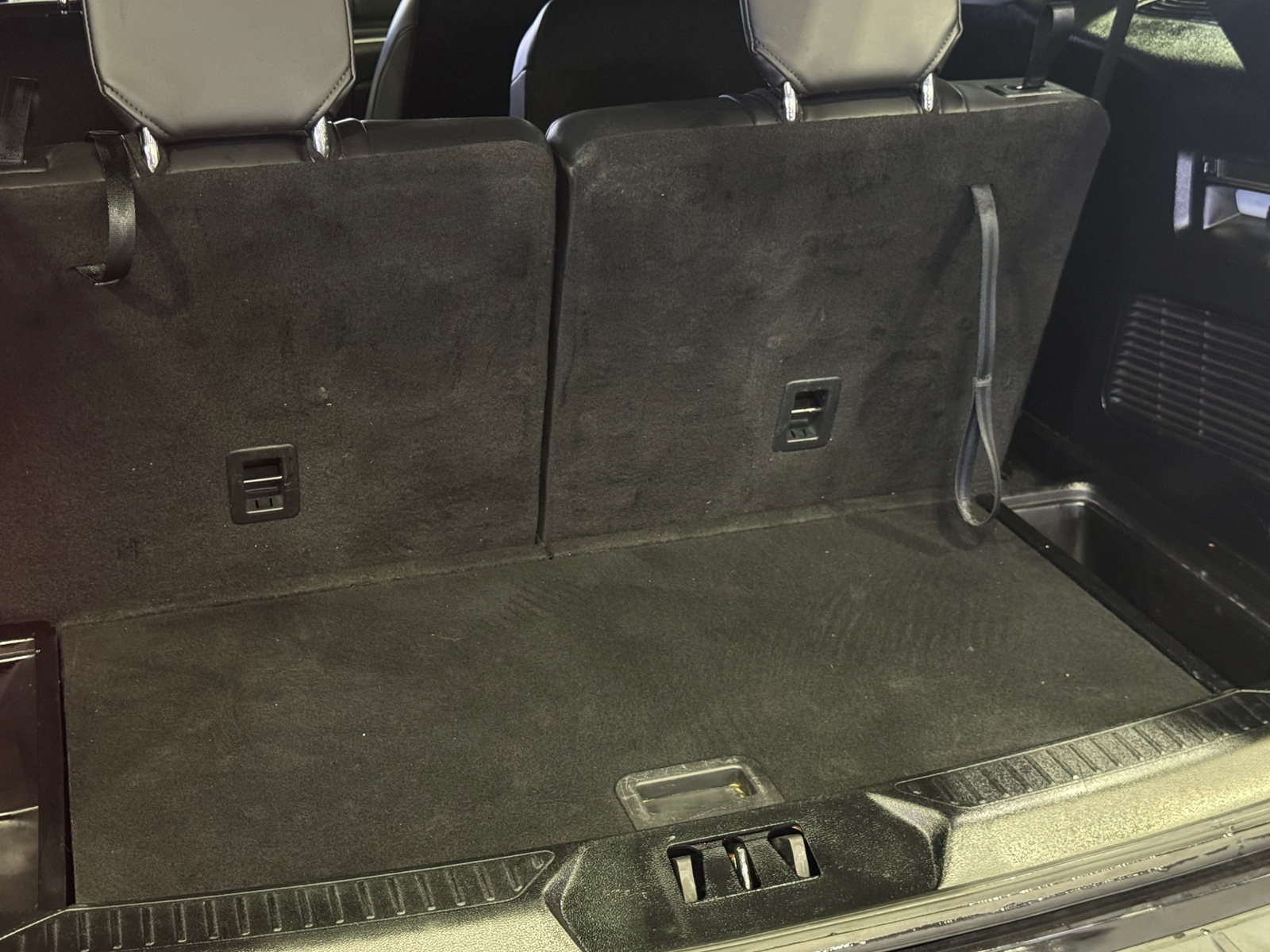 Thumbnail: 2021 Ford Explorer - 6