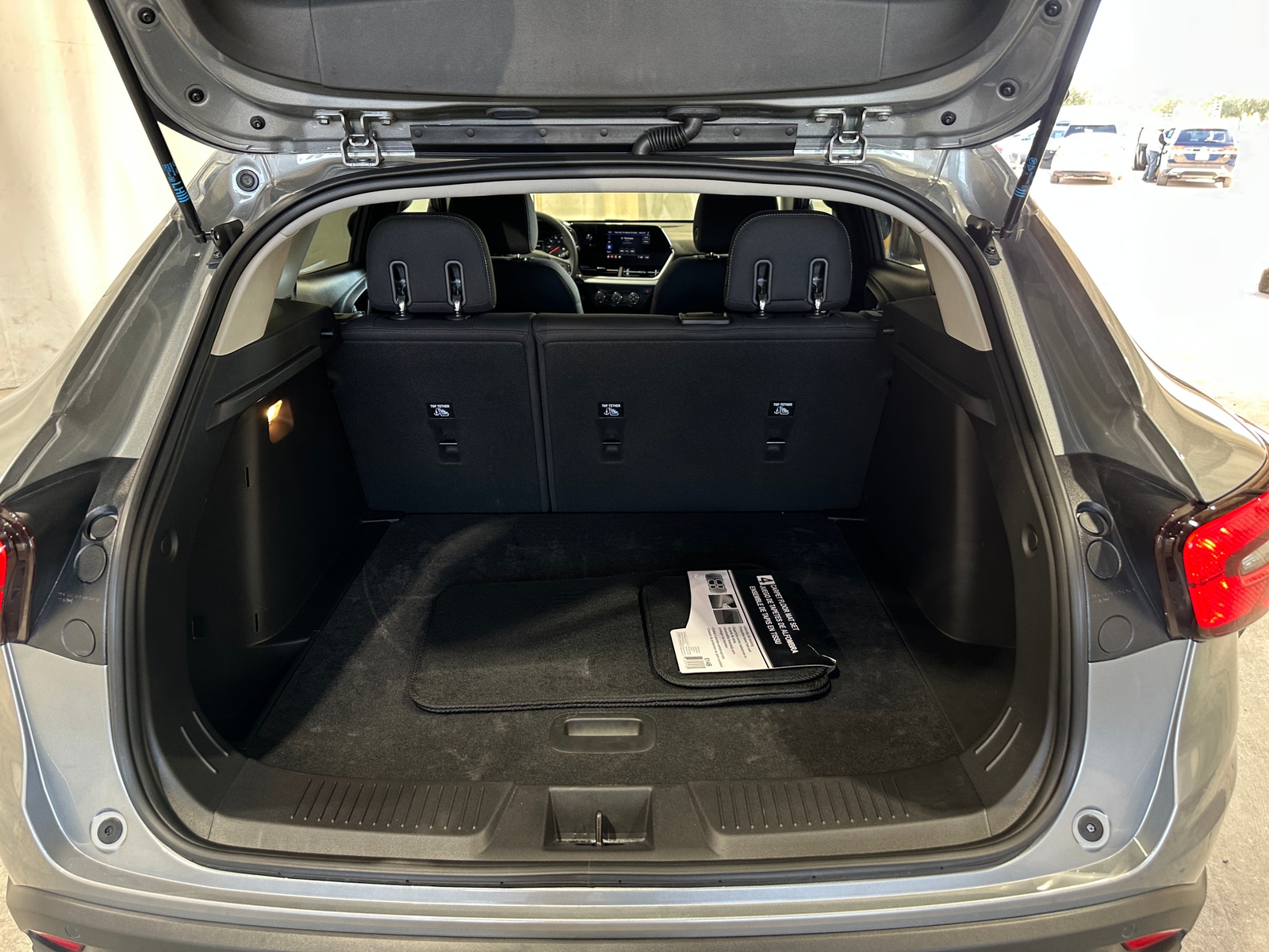 Thumbnail: 2025 Chevrolet Trax - 7