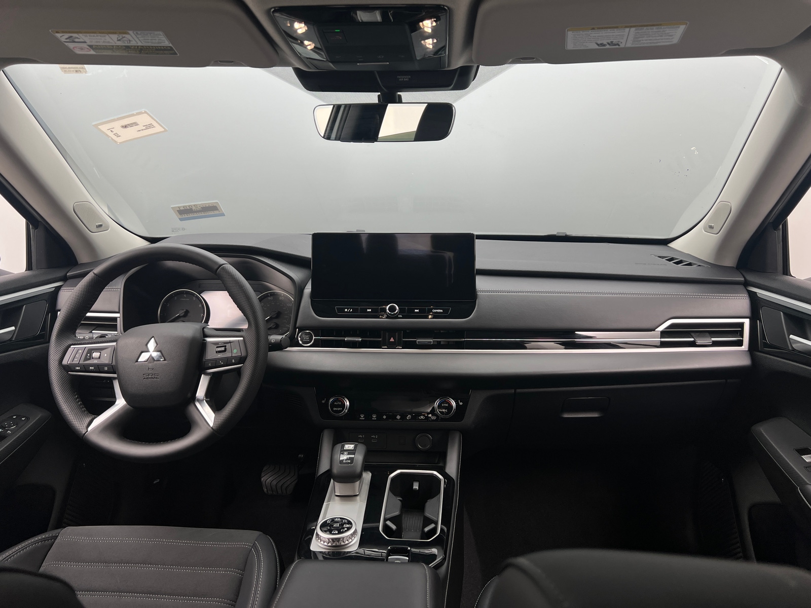 Thumbnail: 2025 Mitsubishi Outlander - 2