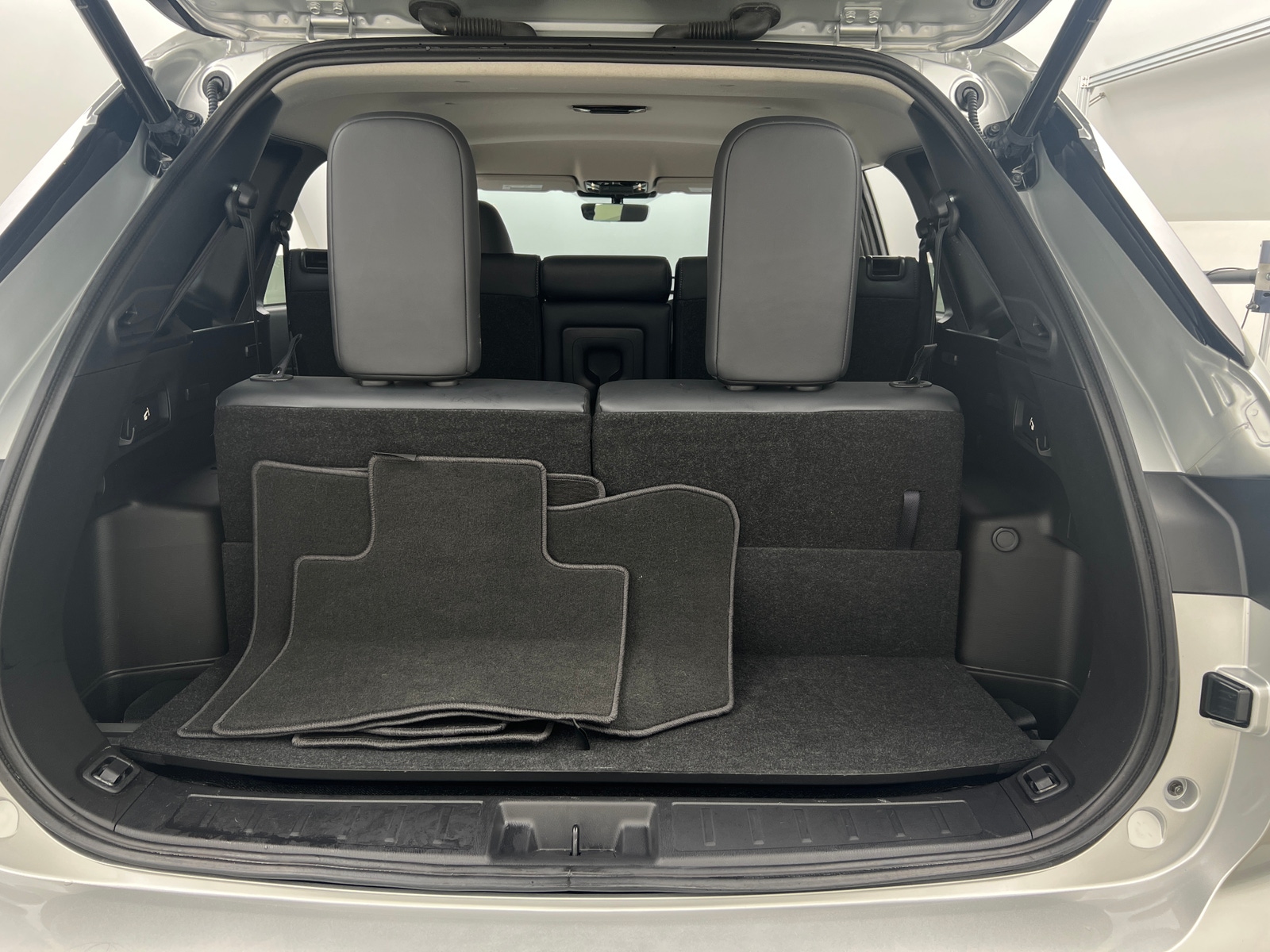 Thumbnail: 2025 Mitsubishi Outlander - 6