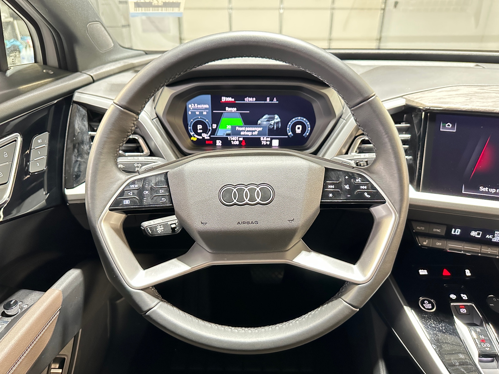 Thumbnail: 2025 Audi Q4 e-tron - 4