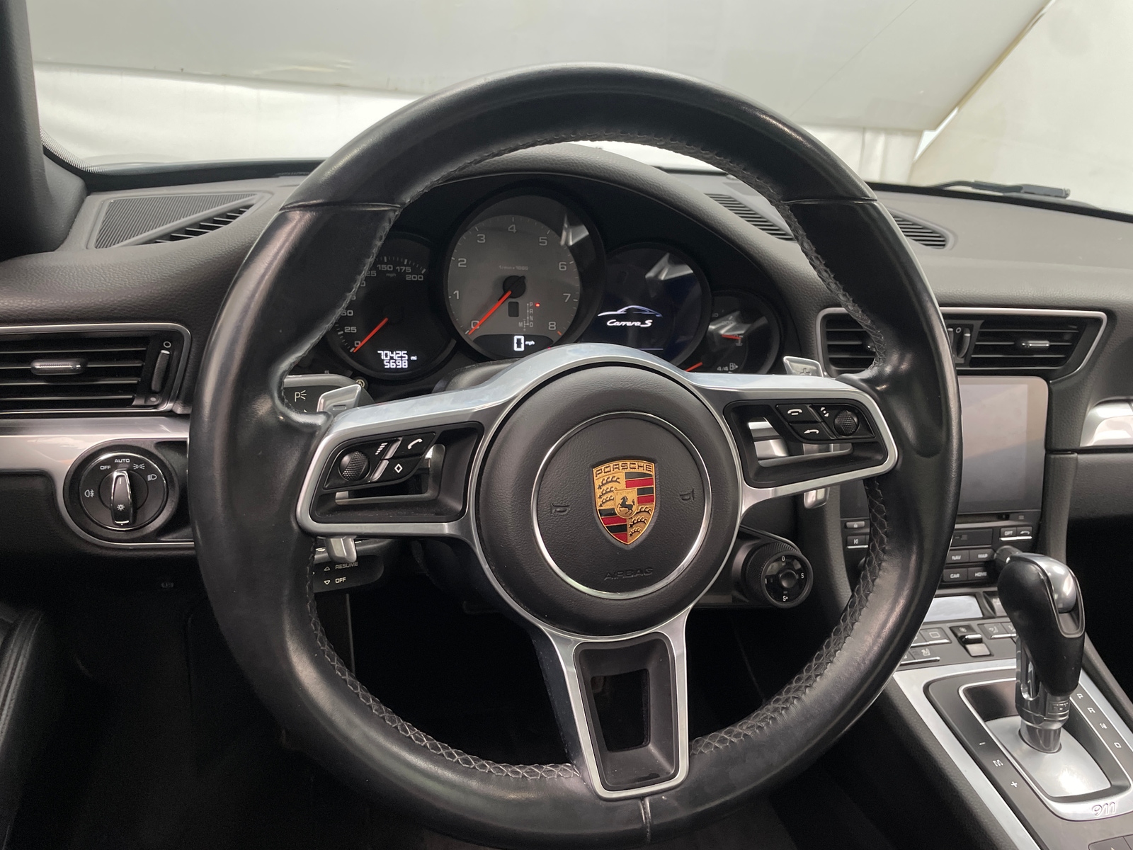 Thumbnail: 2017 Porsche 911 - 3