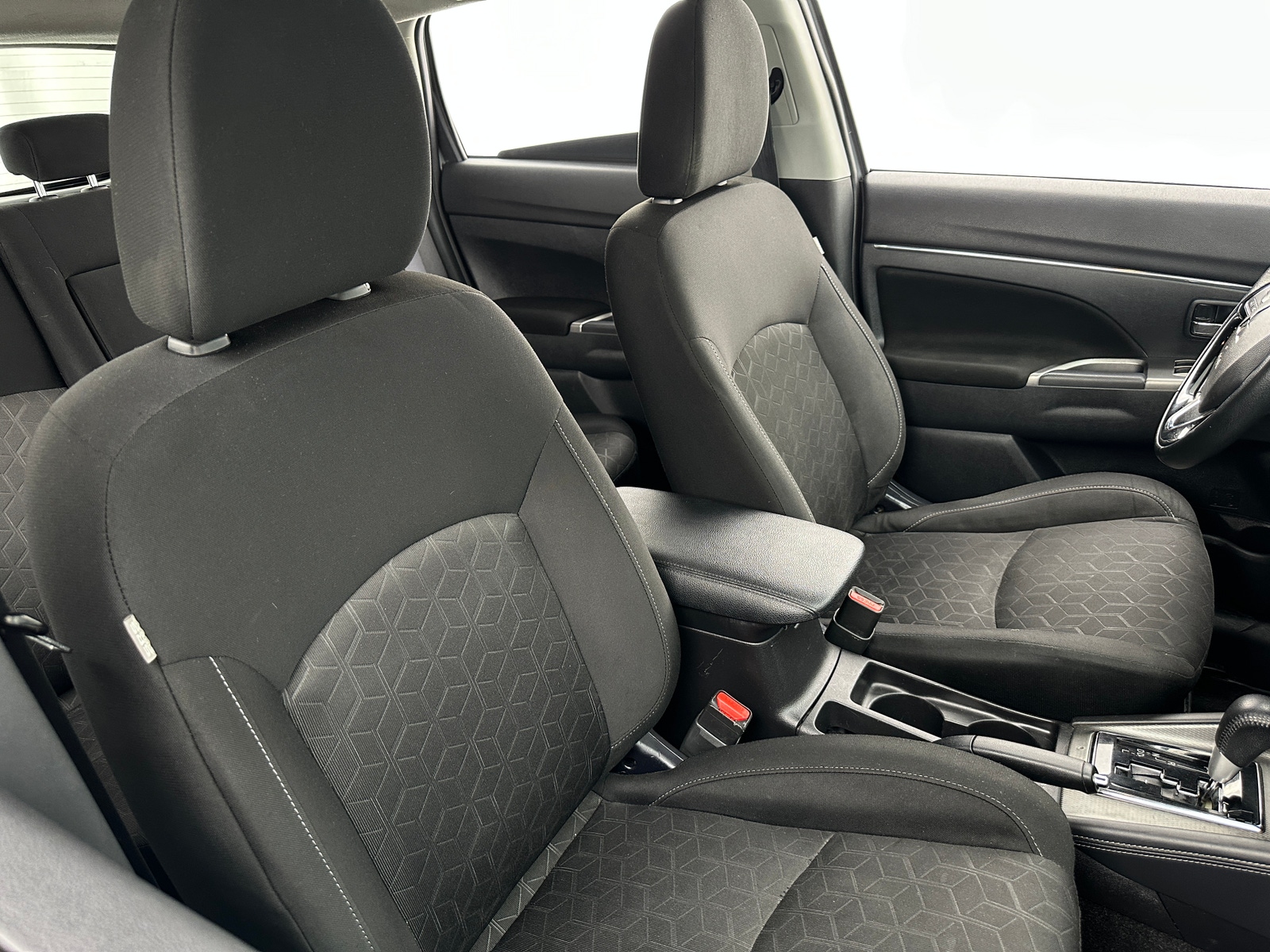 Thumbnail: 2021 Mitsubishi Outlander Sport - 2