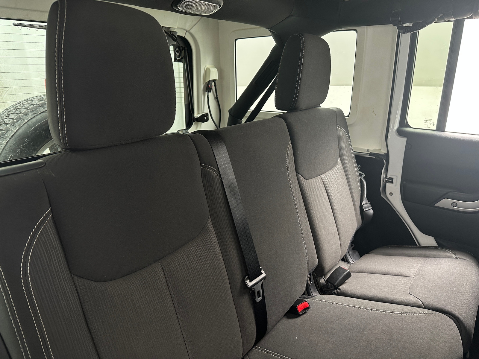 Thumbnail: 2015 Jeep Wrangler - 6