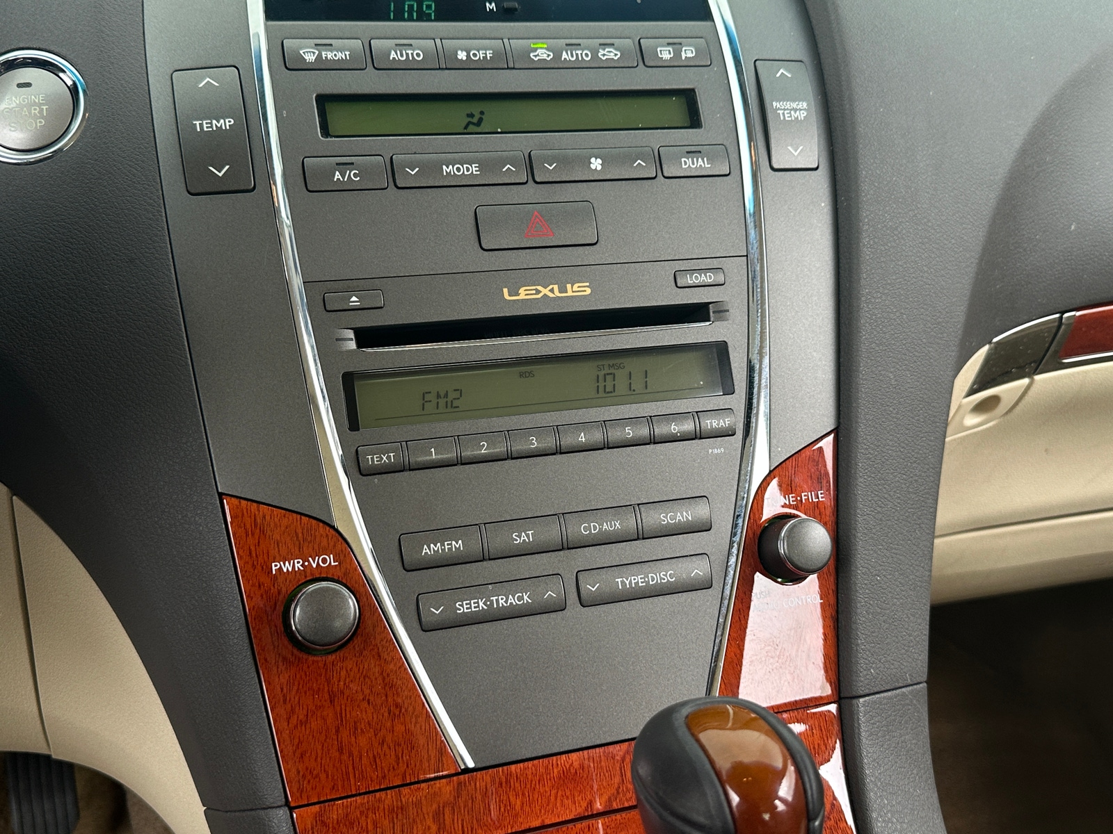 Thumbnail: 2010 Lexus ES - 3