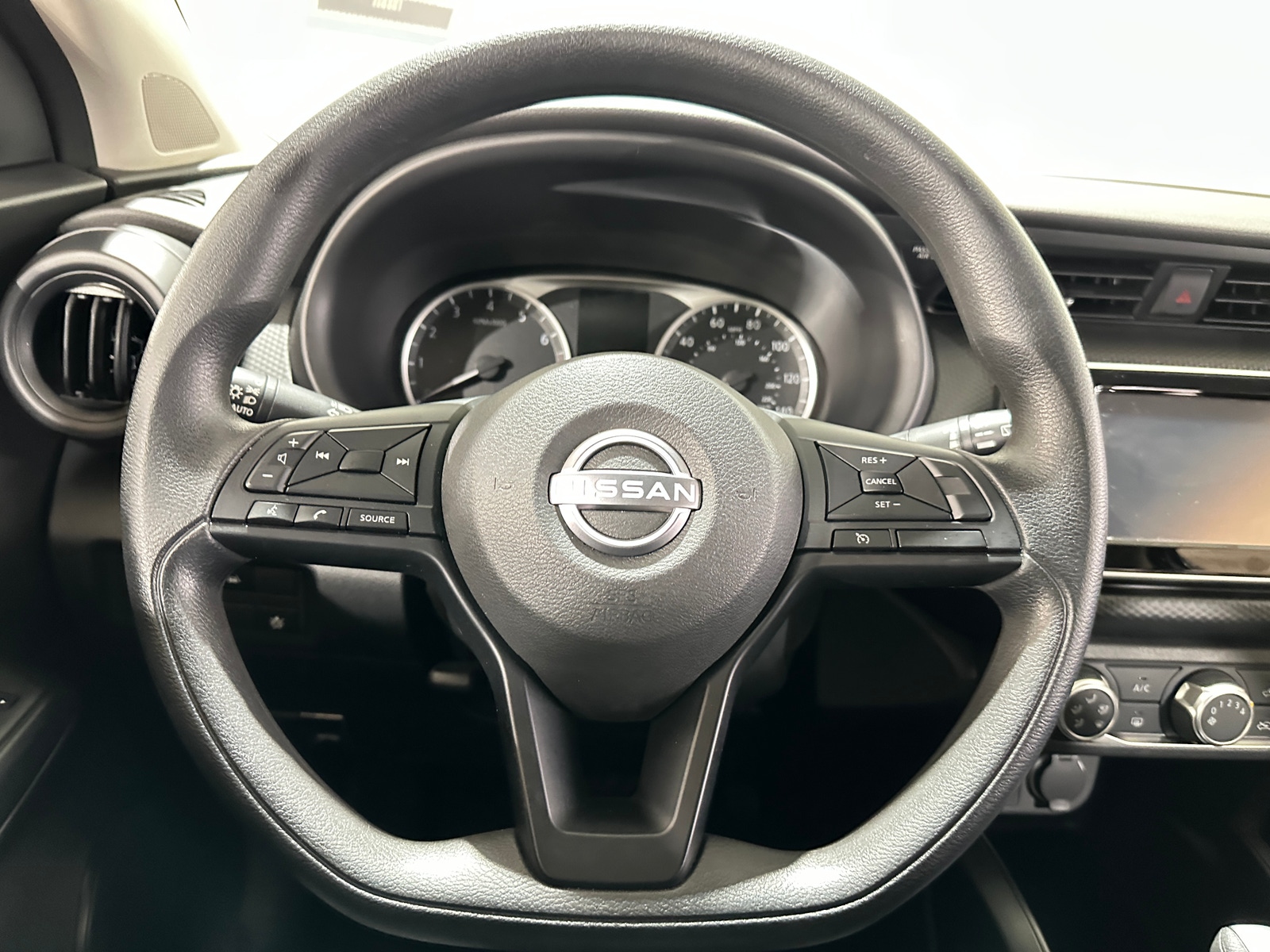 Thumbnail: 2024 Nissan Kicks - 5