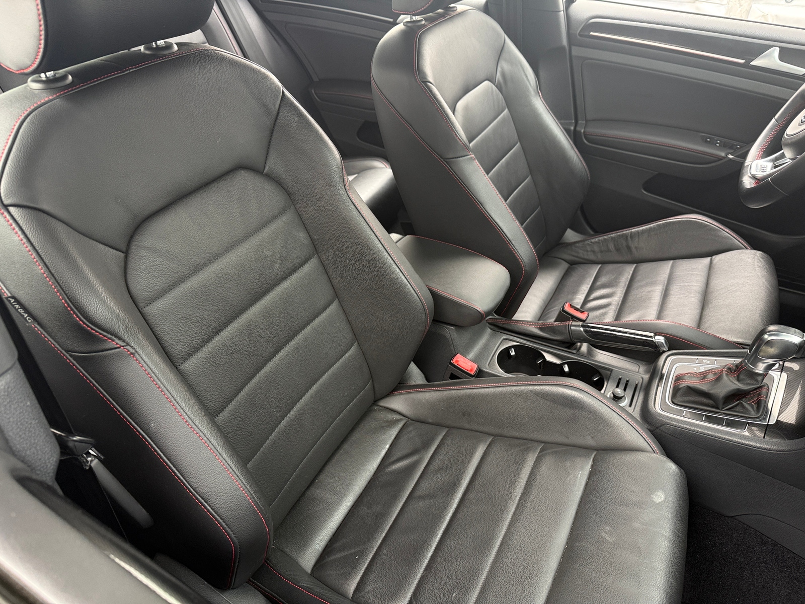 Thumbnail: 2016 Volkswagen Golf - 2