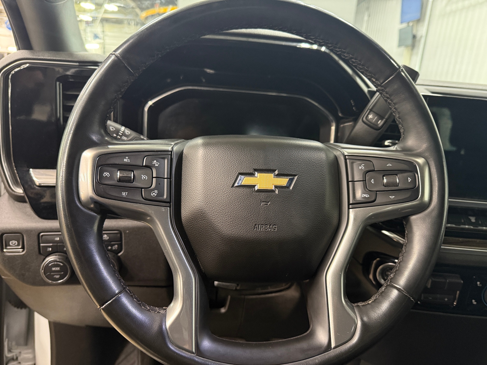 Thumbnail: 2024 Chevrolet Silverado 2500 - 5