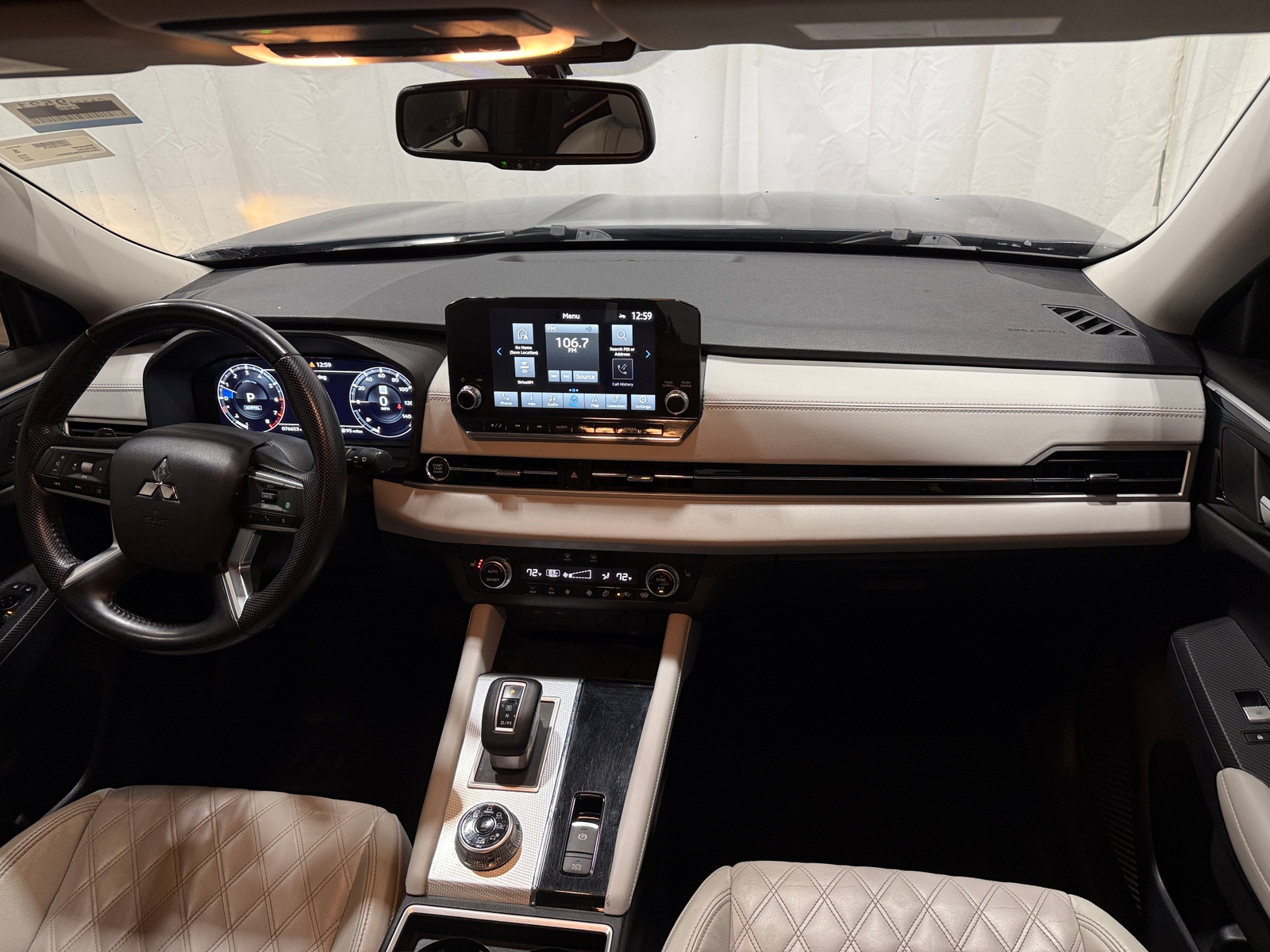 Thumbnail: 2022 Mitsubishi Outlander - 2