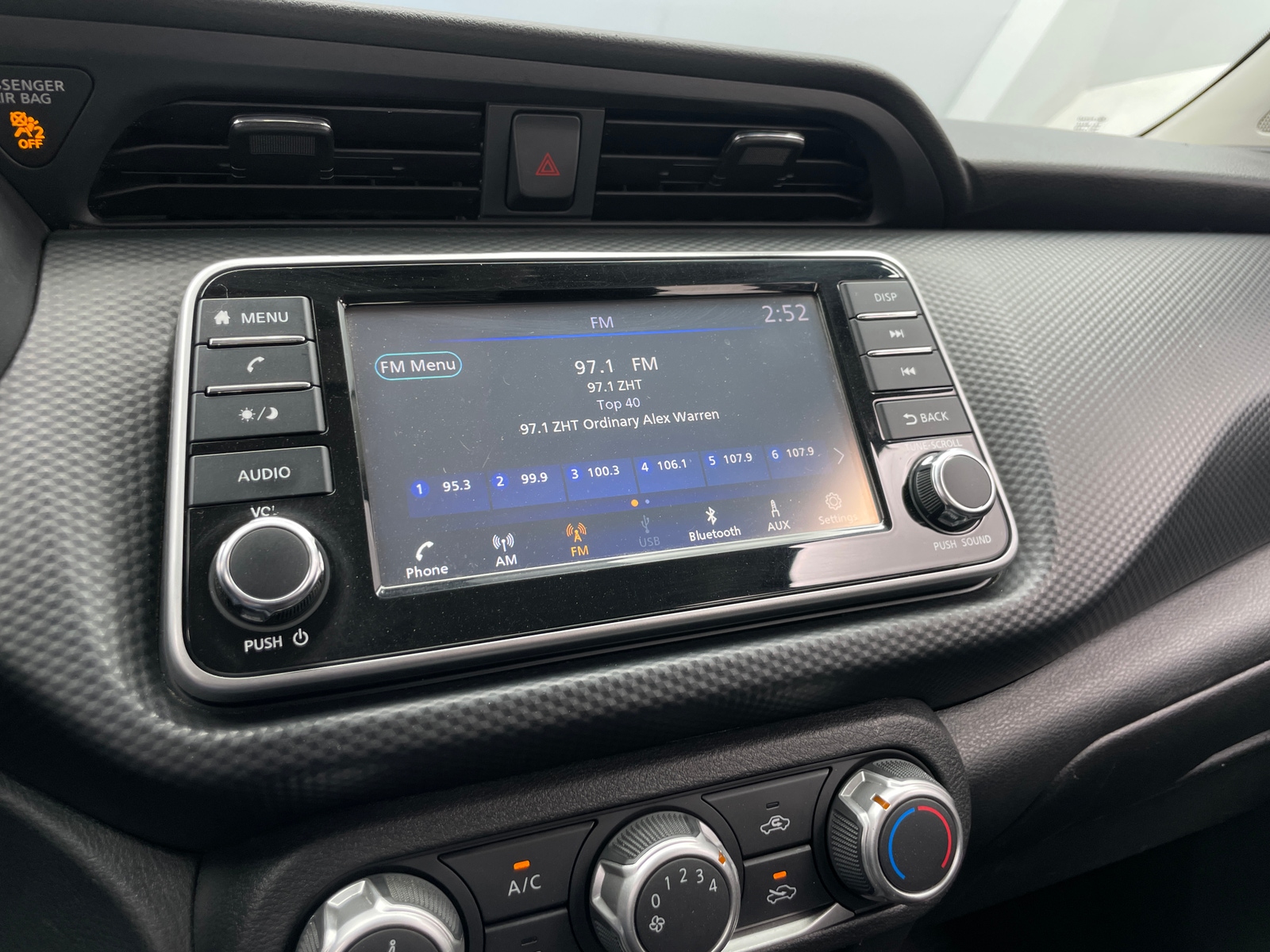 Thumbnail: 2022 Nissan Kicks - 4