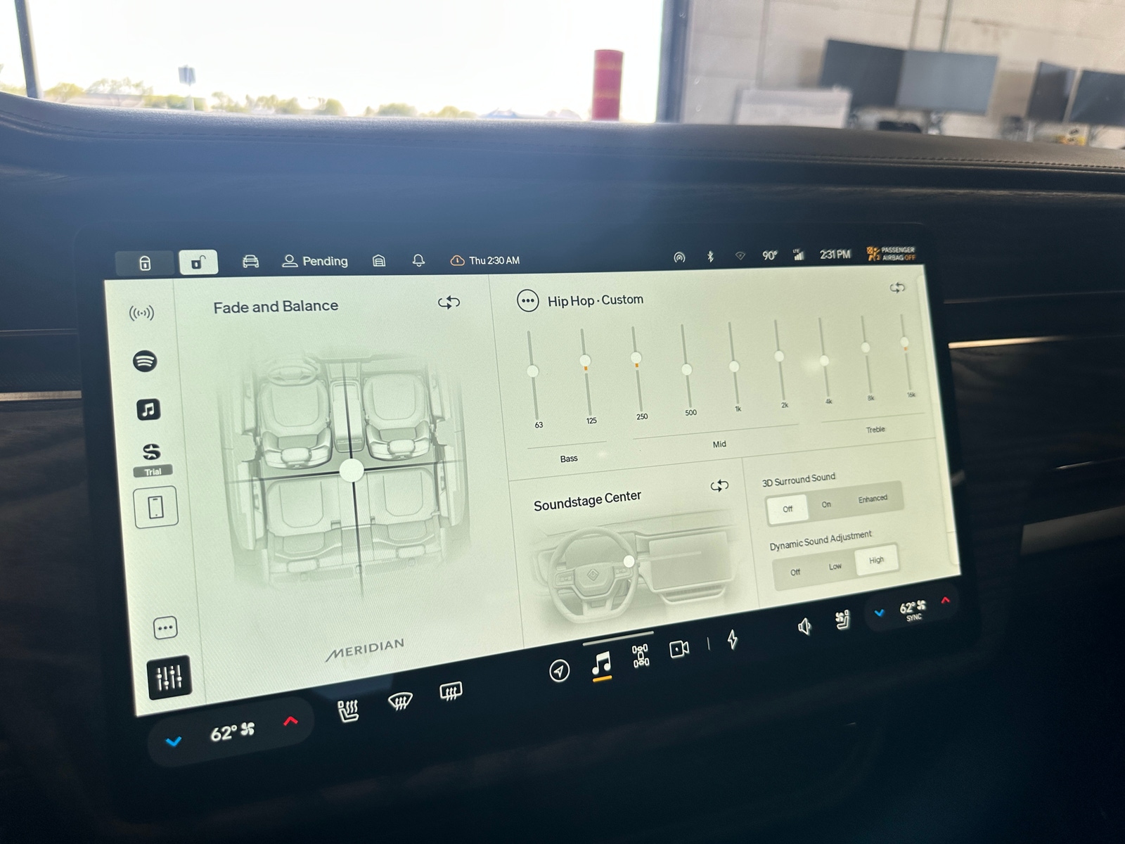 Thumbnail: 2022 Rivian R1T - 3