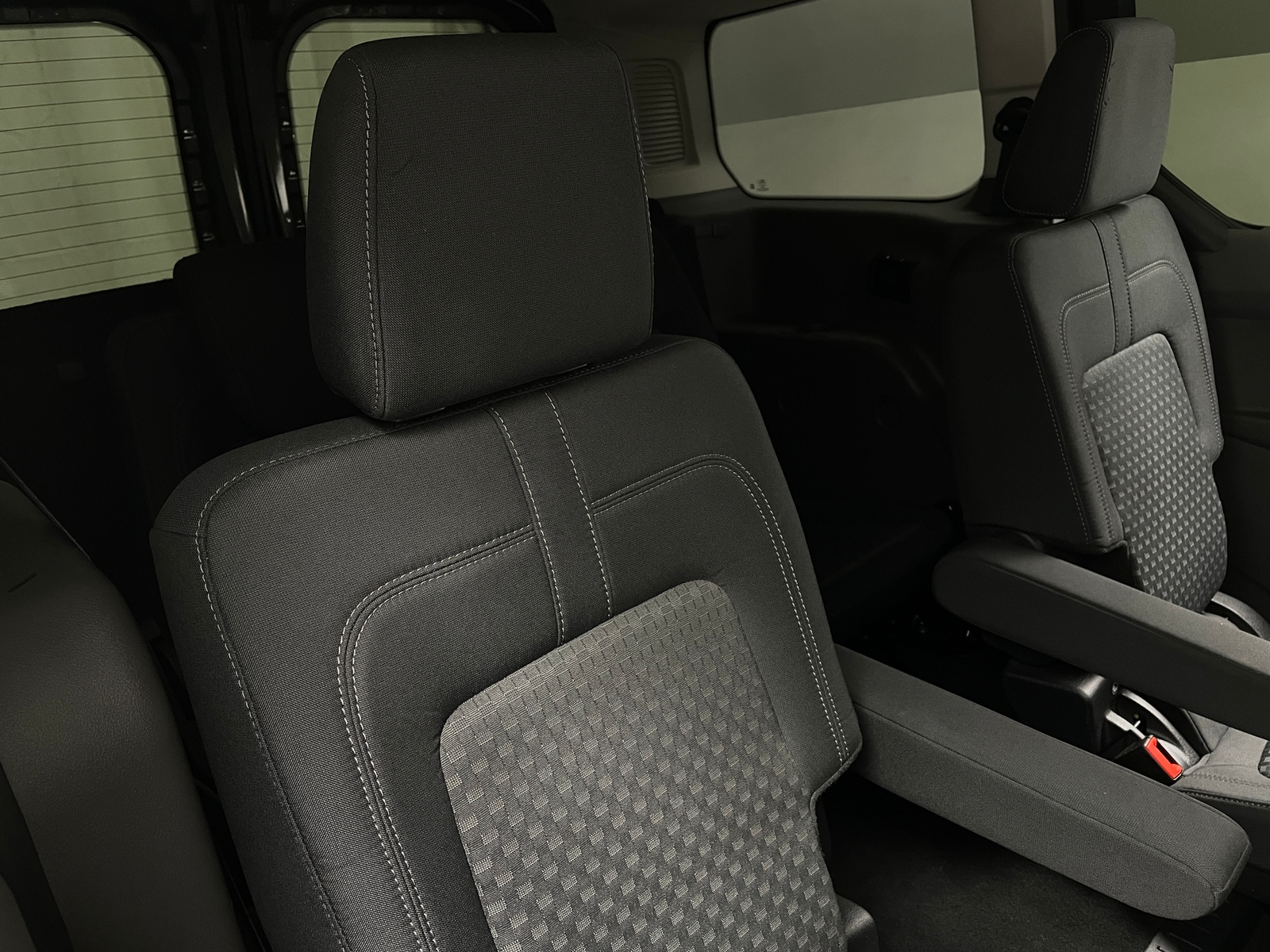 Thumbnail: 2019 Ford Transit Series - 6