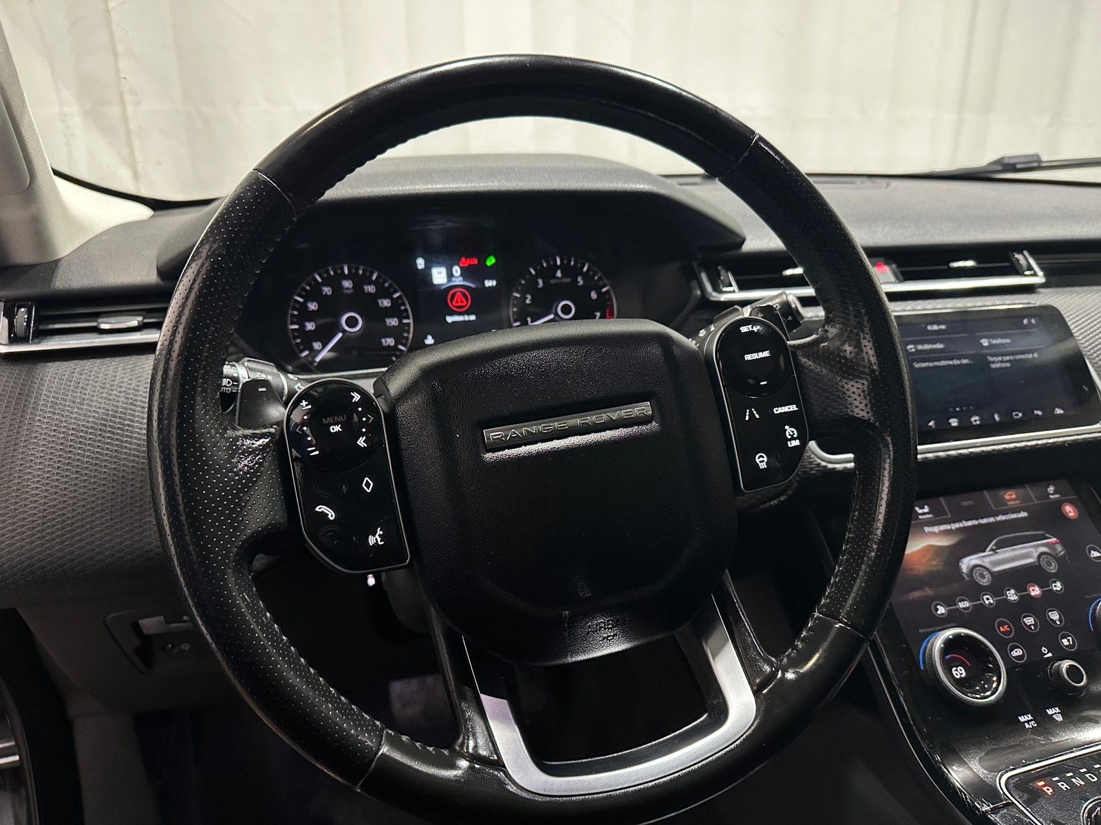 Thumbnail: 2018 Land Rover Range Rover Velar - 4