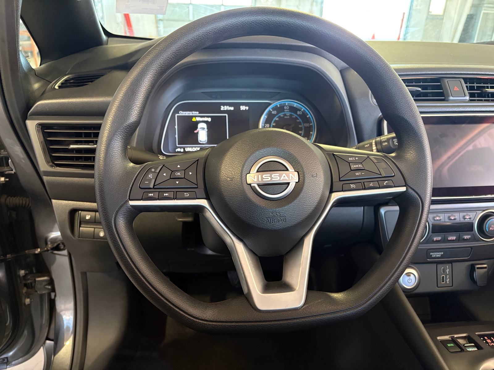 Thumbnail: 2025 Nissan Leaf - 5