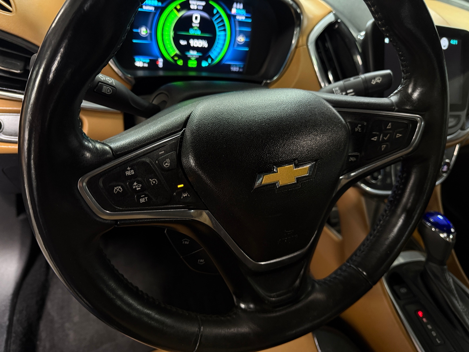 Thumbnail: 2016 Chevrolet Volt - 4