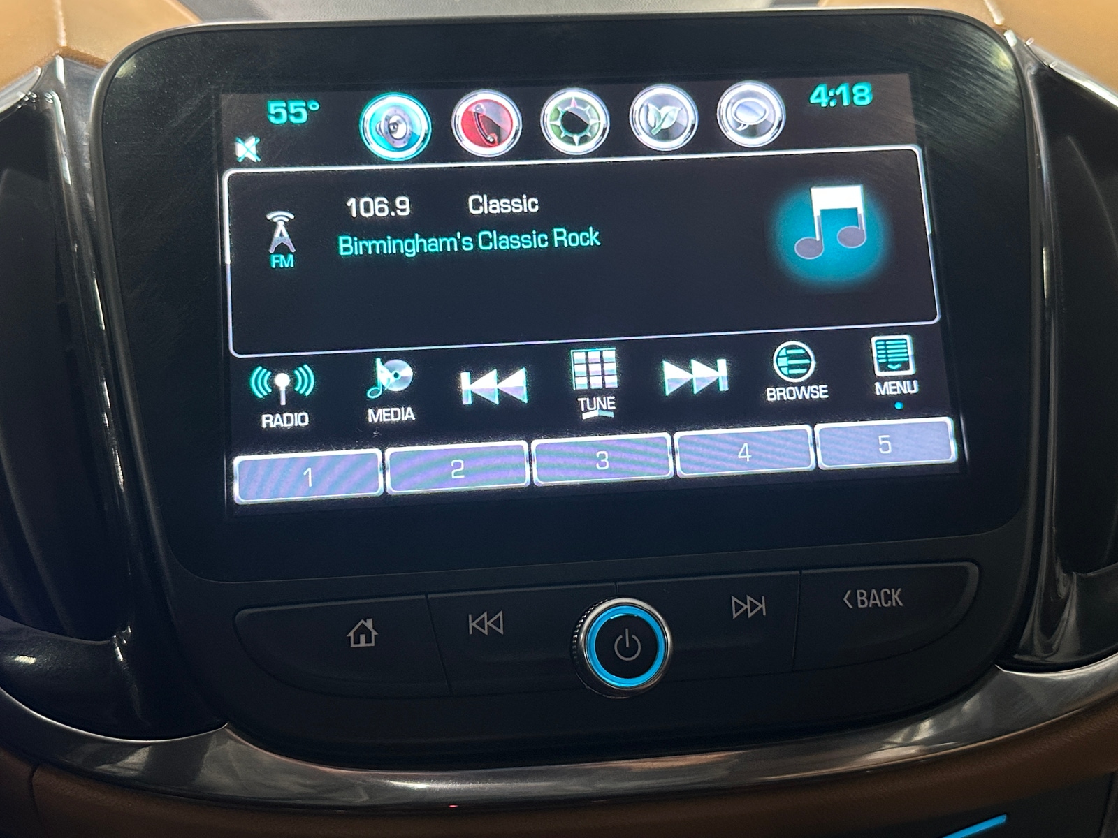 Thumbnail: 2016 Chevrolet Volt - 3