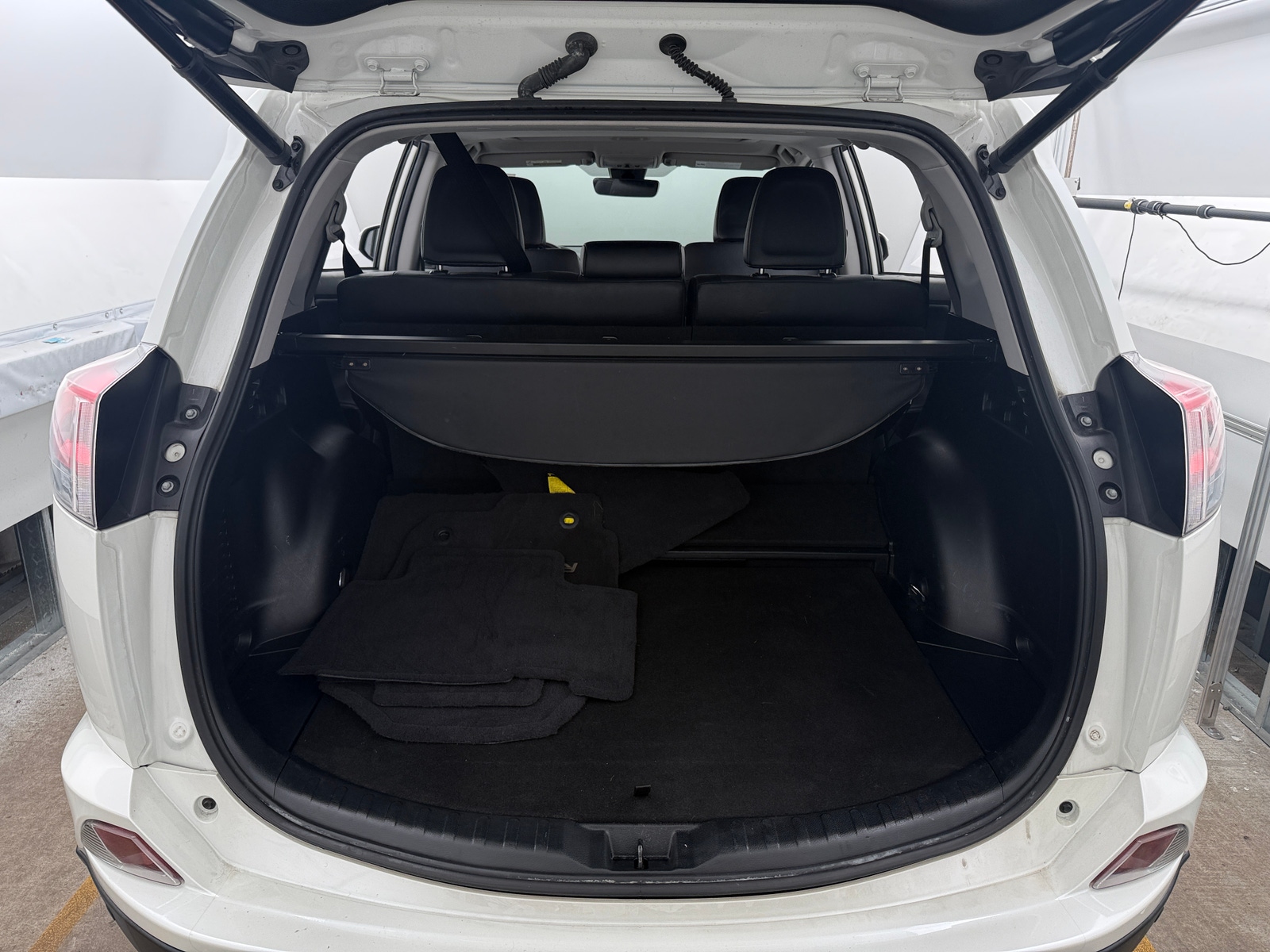 Thumbnail: 2017 Toyota RAV4 - 6