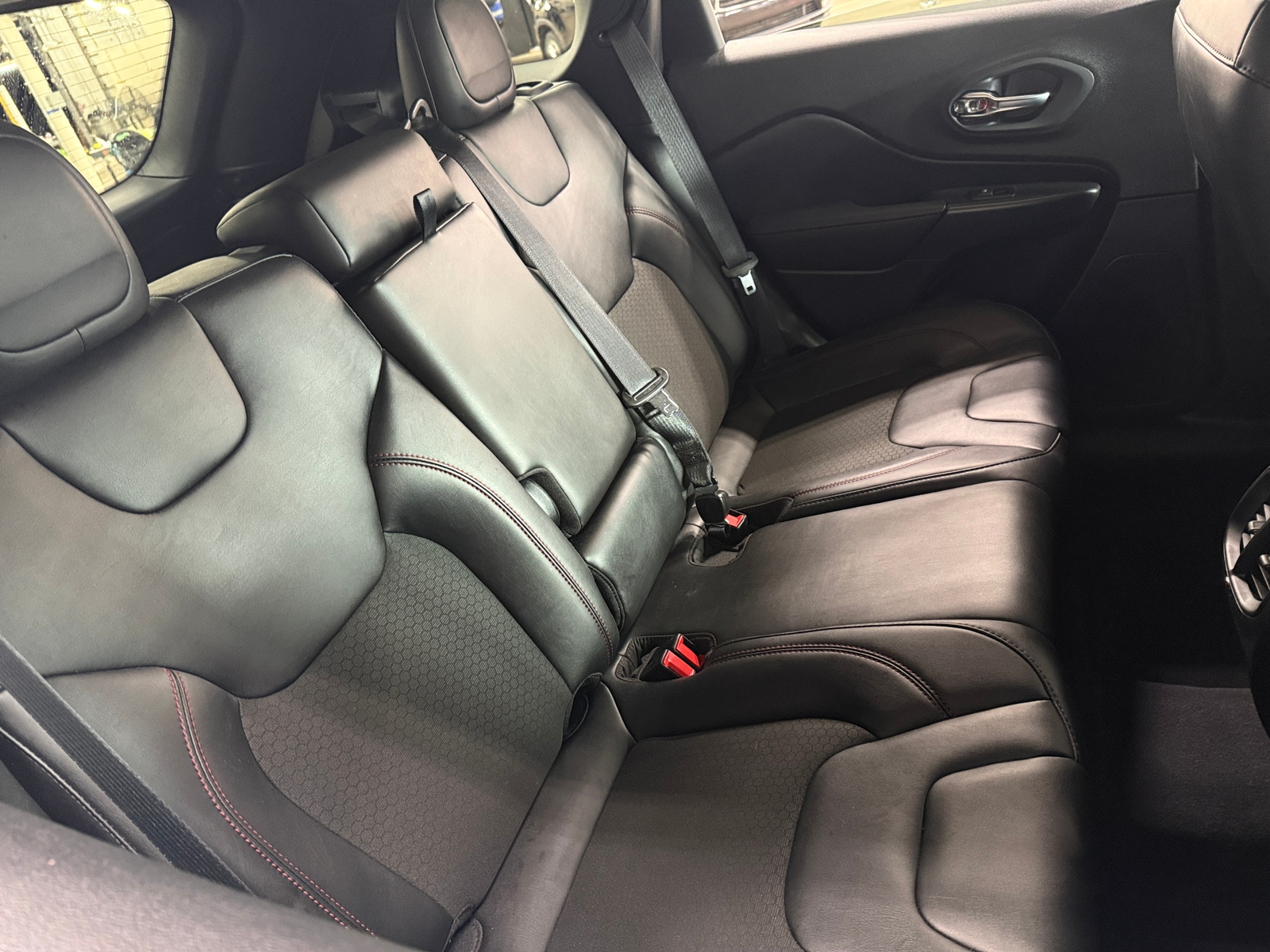 Thumbnail: 2022 Jeep Cherokee - 5