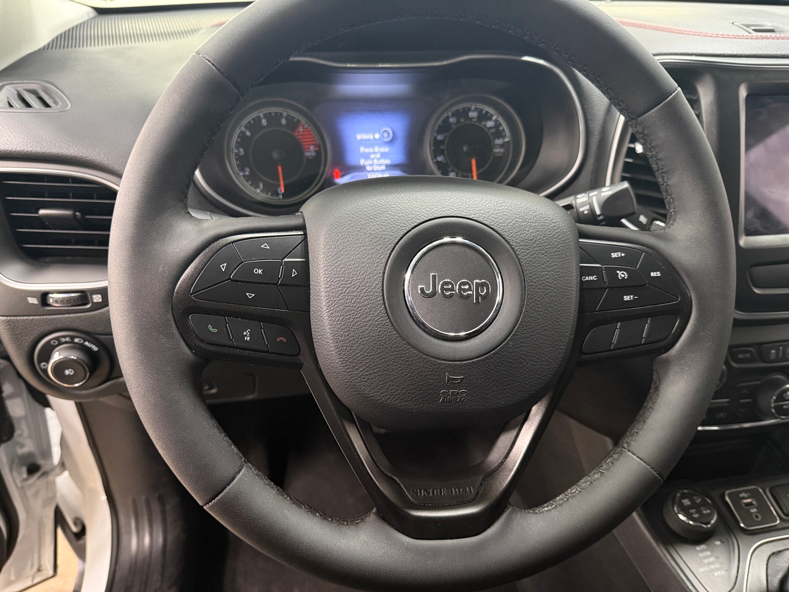 Thumbnail: 2022 Jeep Cherokee - 4