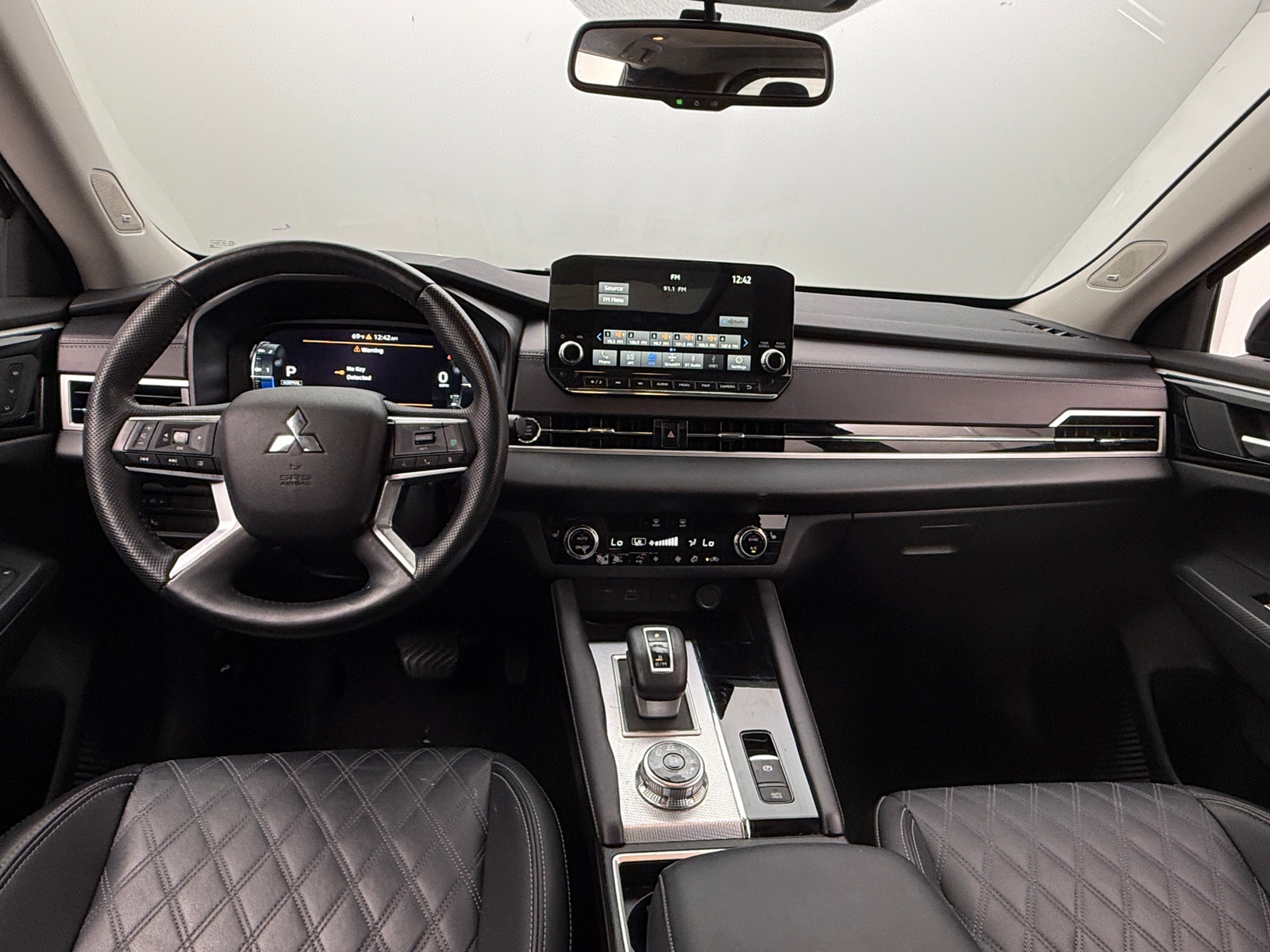 Thumbnail: 2024 Mitsubishi Outlander - 2