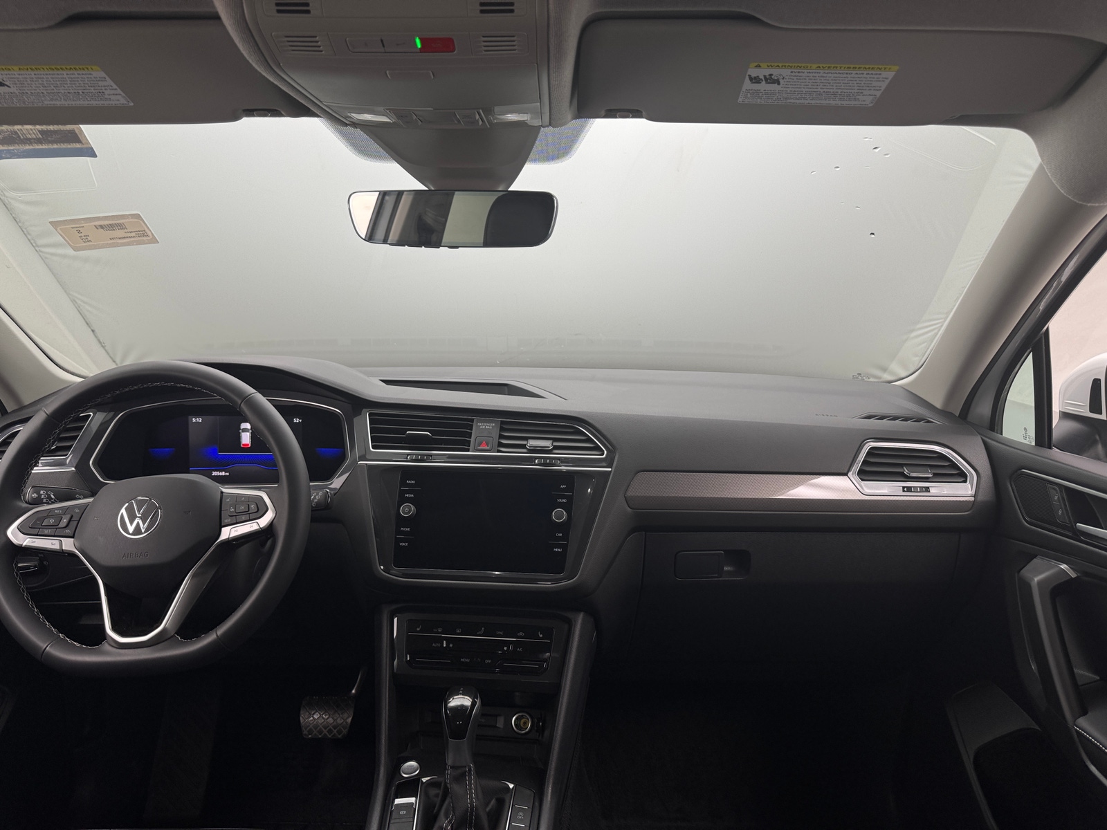 Thumbnail: 2022 Volkswagen Tiguan - 2