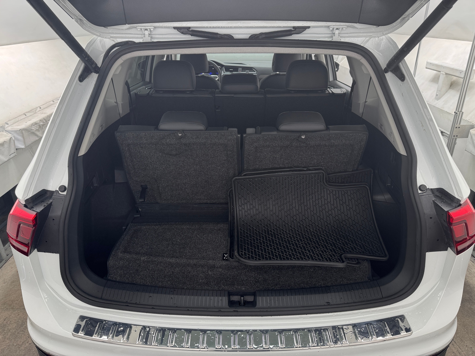 Thumbnail: 2022 Volkswagen Tiguan - 6