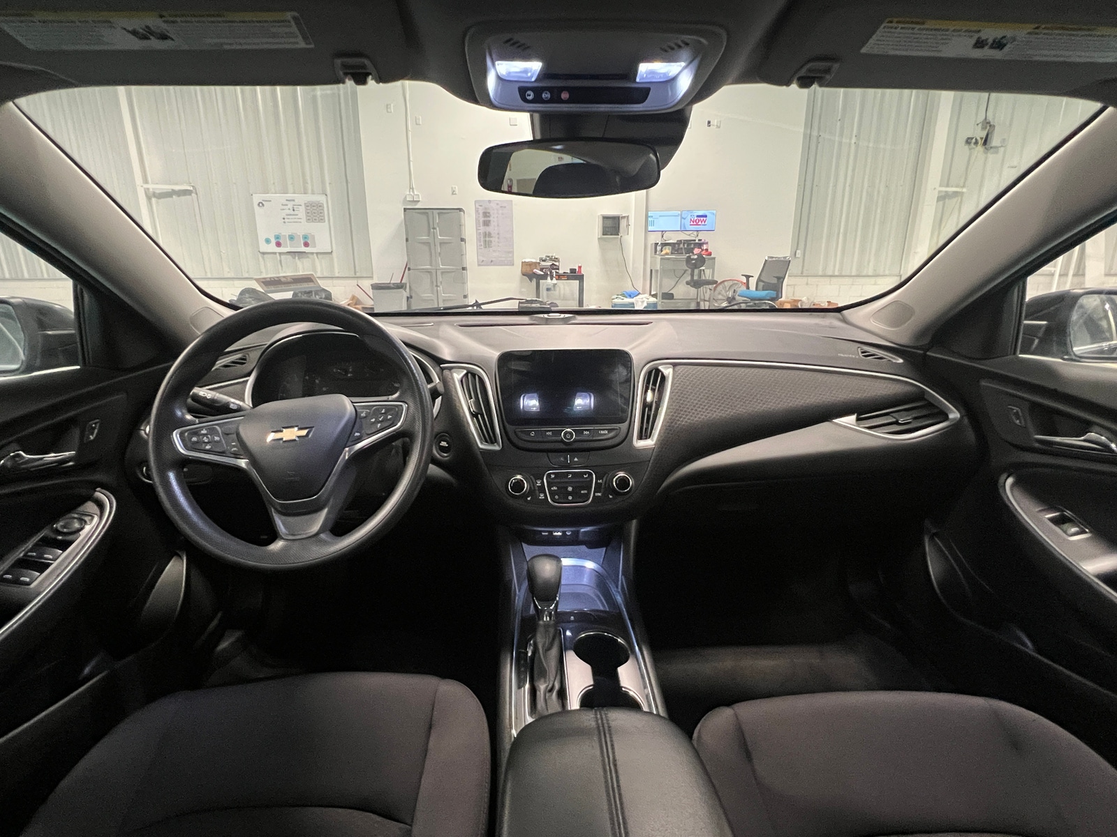 Thumbnail: 2023 Chevrolet Malibu - 3