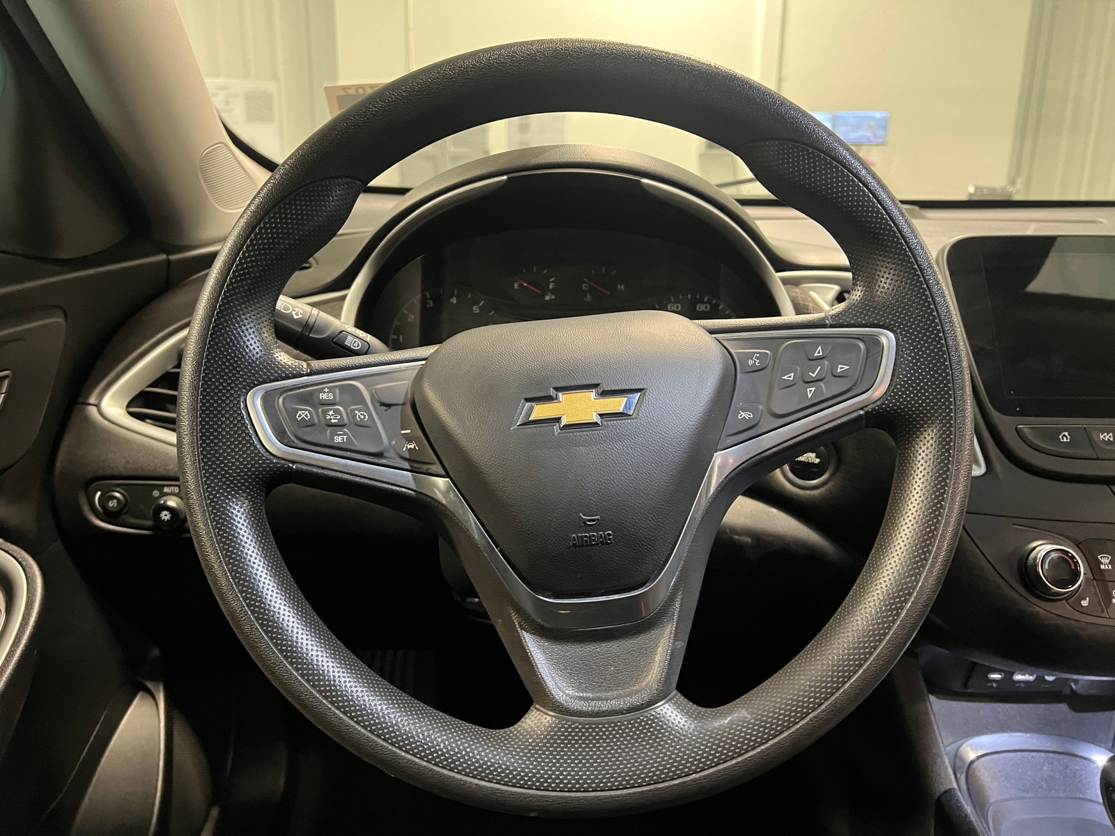 Thumbnail: 2023 Chevrolet Malibu - 5