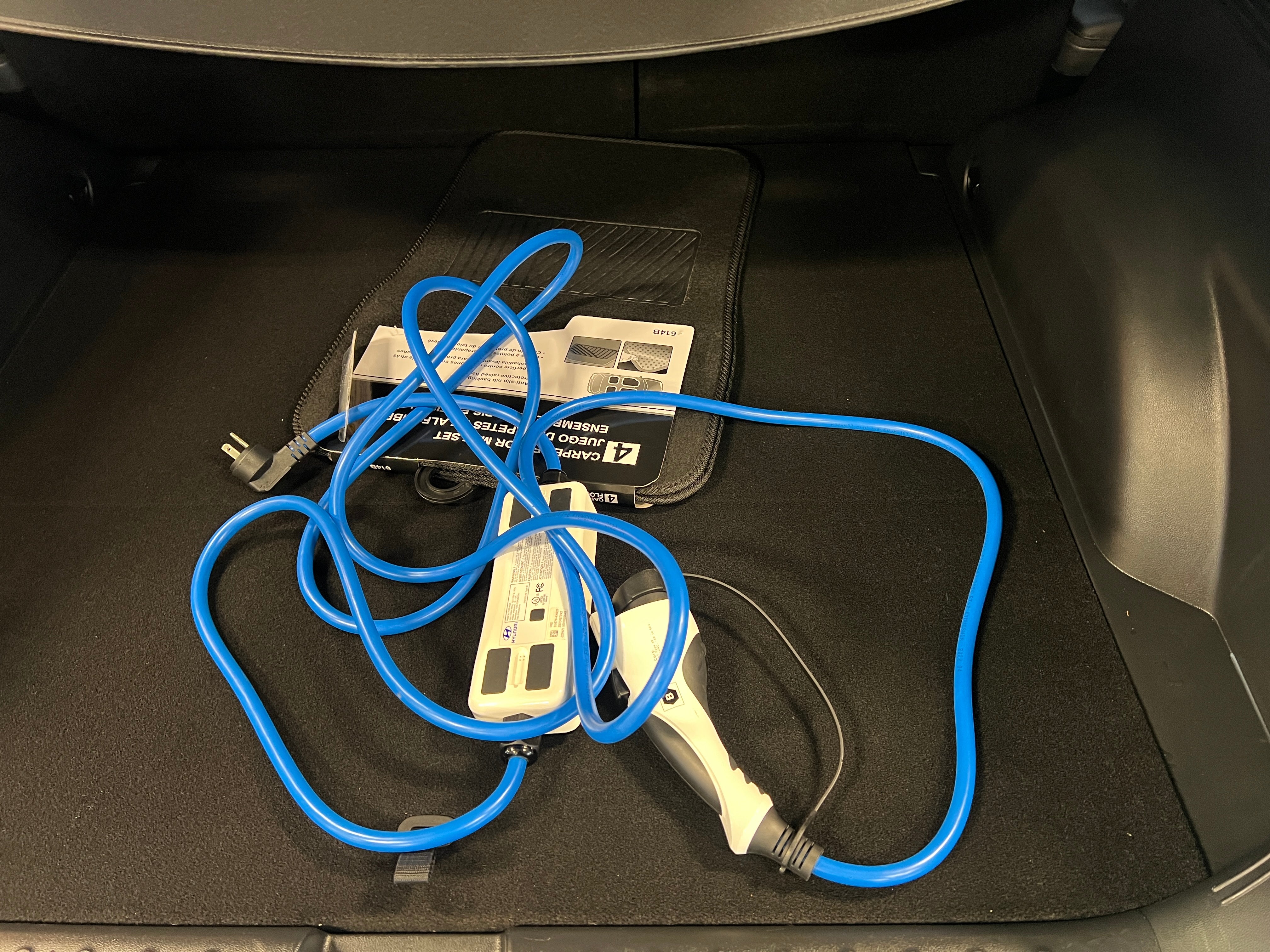 Used 2022 Hyundai IONIQ 5 Limited with VIN KM8KRDAF5NU105105 for sale in Oak Creek, WI