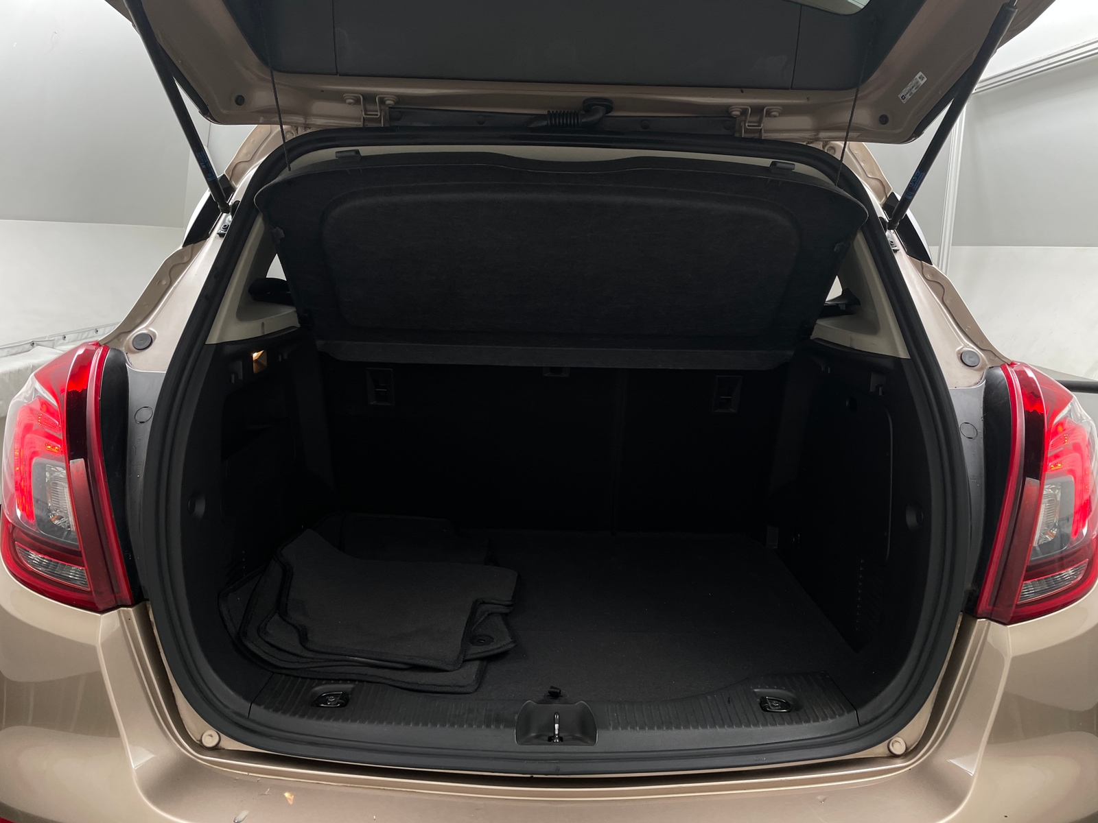 Thumbnail: 2018 Buick Encore - 7