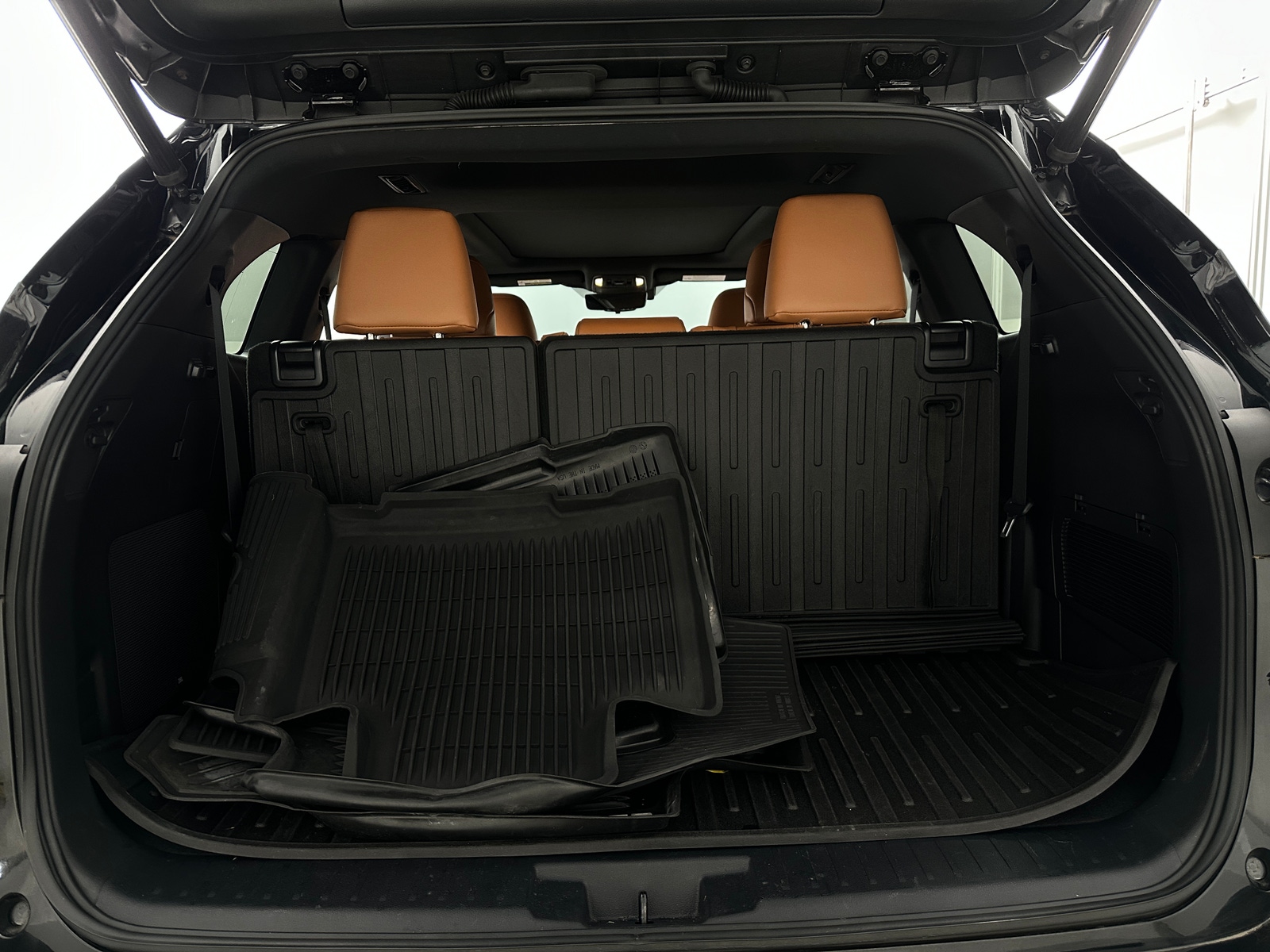 Thumbnail: 2020 Toyota Highlander - 6