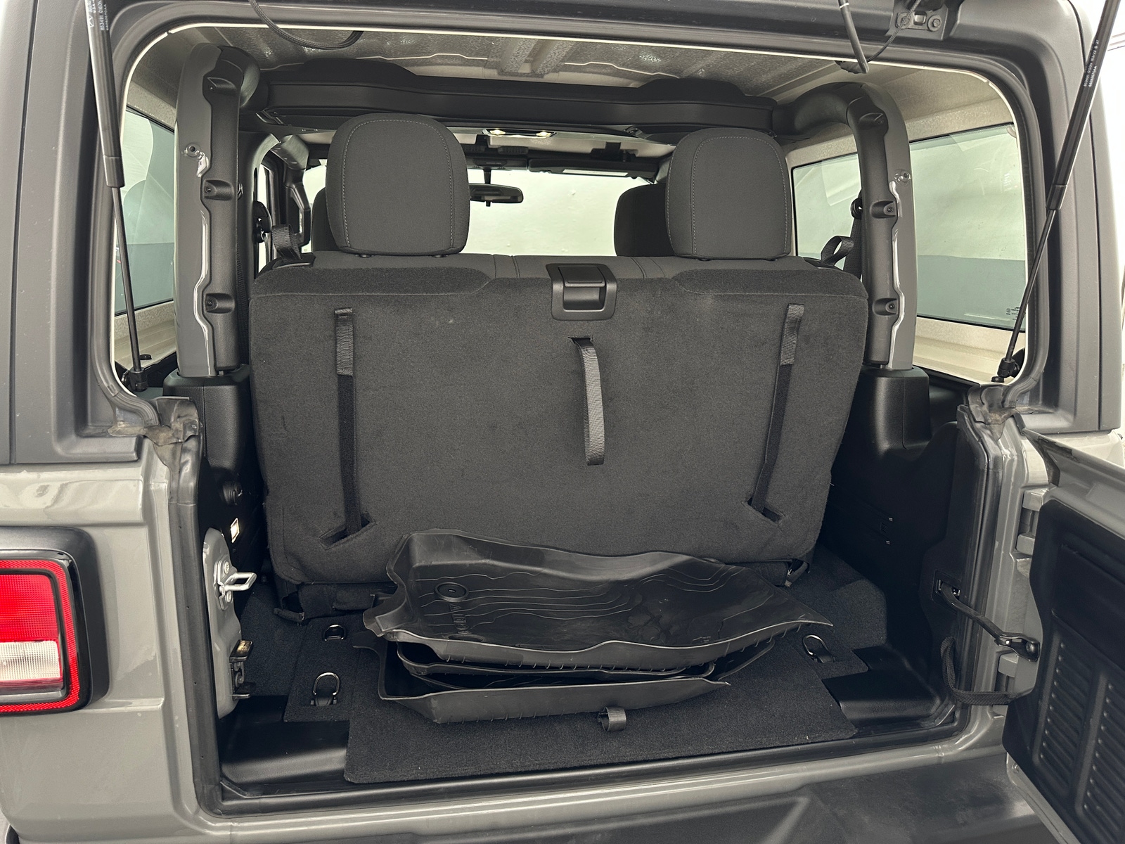 Thumbnail: 2022 Jeep Wrangler - 7