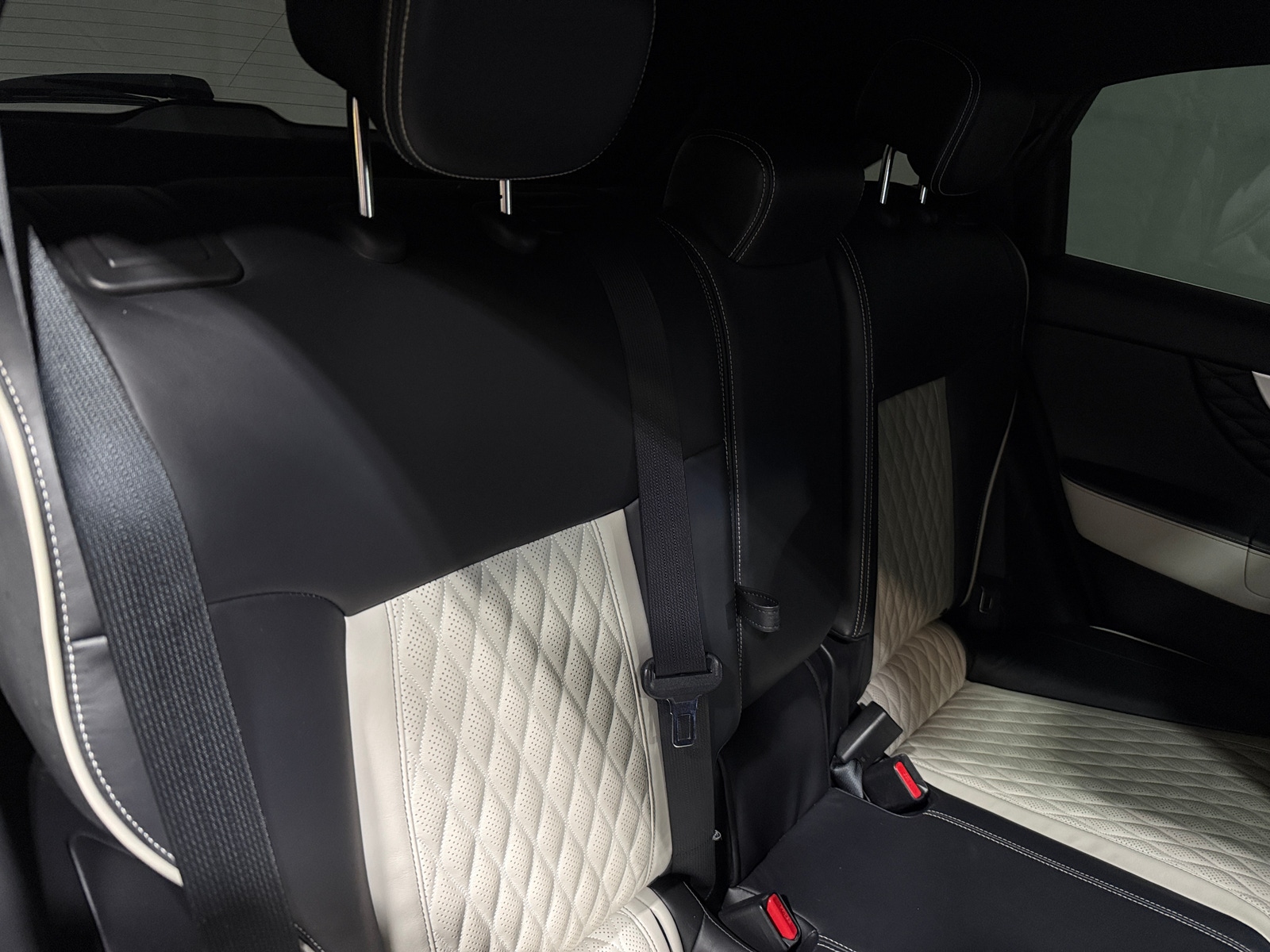 Thumbnail: 2017 INFINITI QX70 - 5