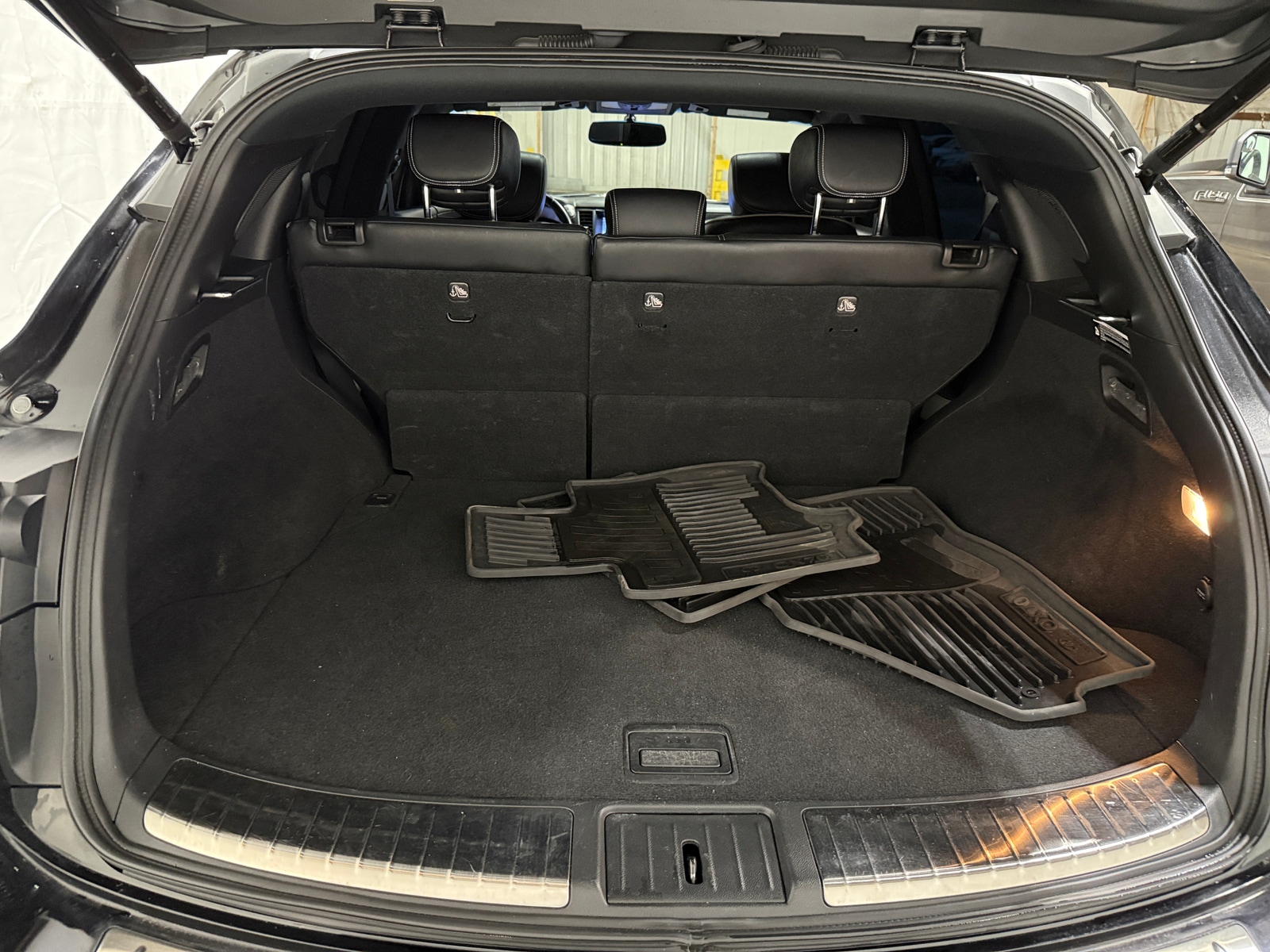 Thumbnail: 2017 INFINITI QX70 - 6