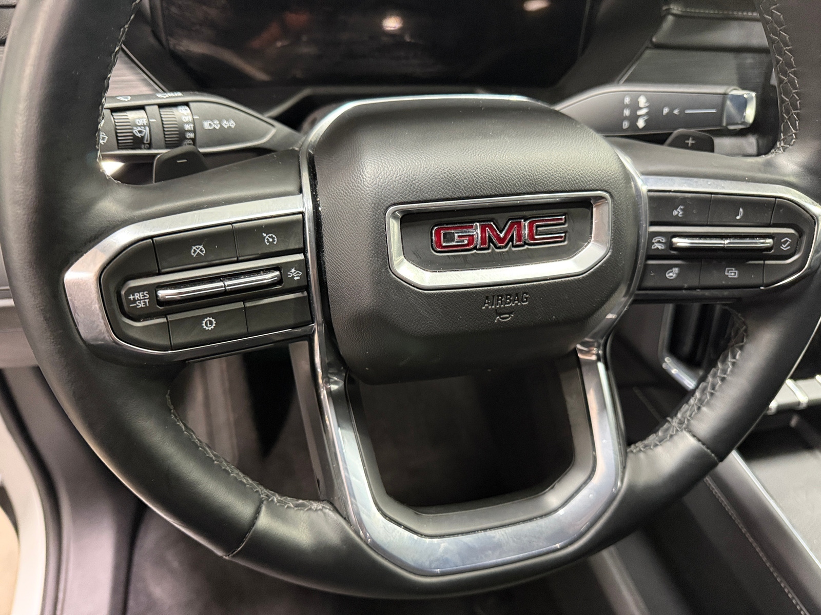 Thumbnail: 2025 GMC Acadia - 5