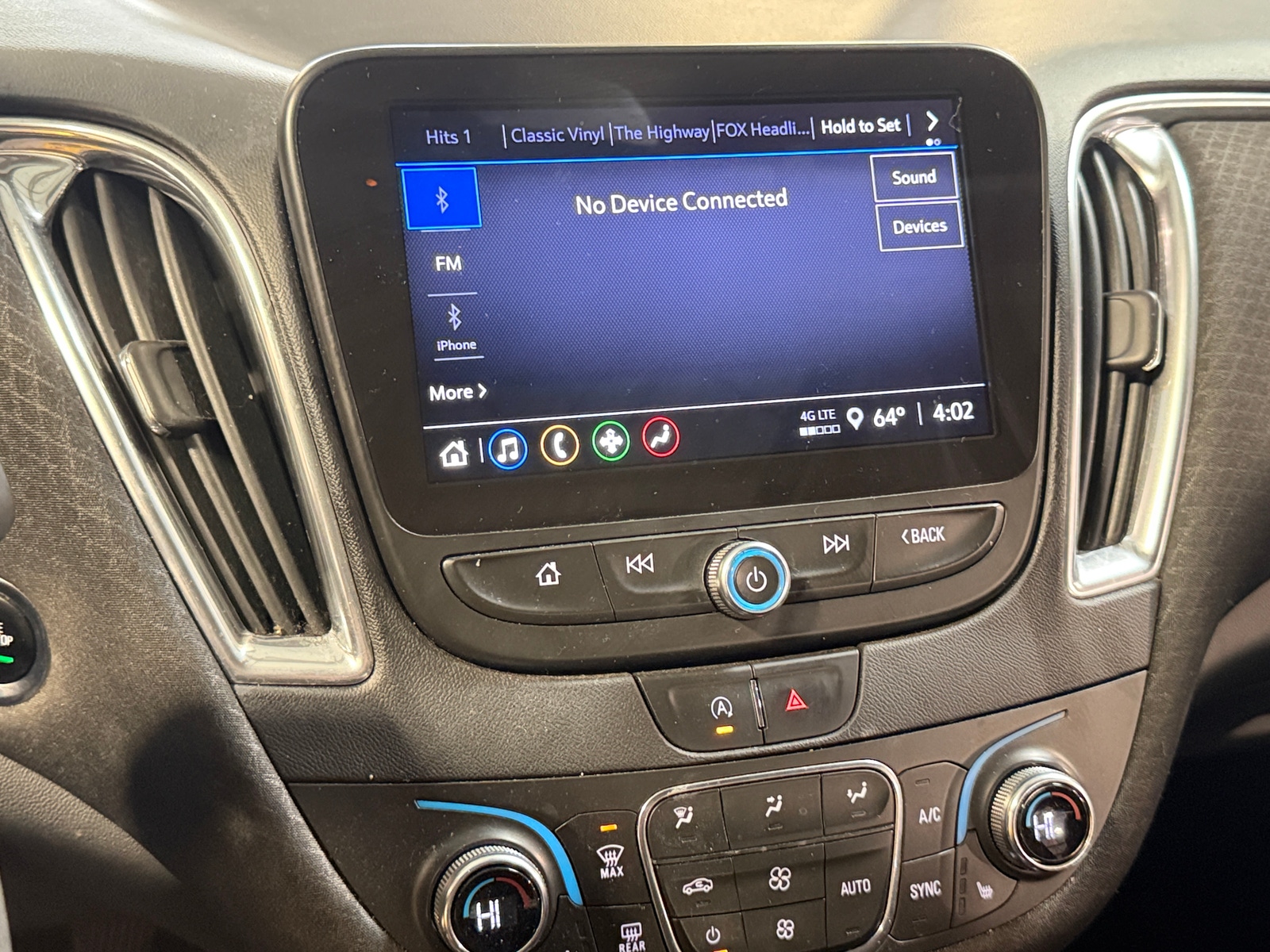 Thumbnail: 2021 Chevrolet Malibu - 4