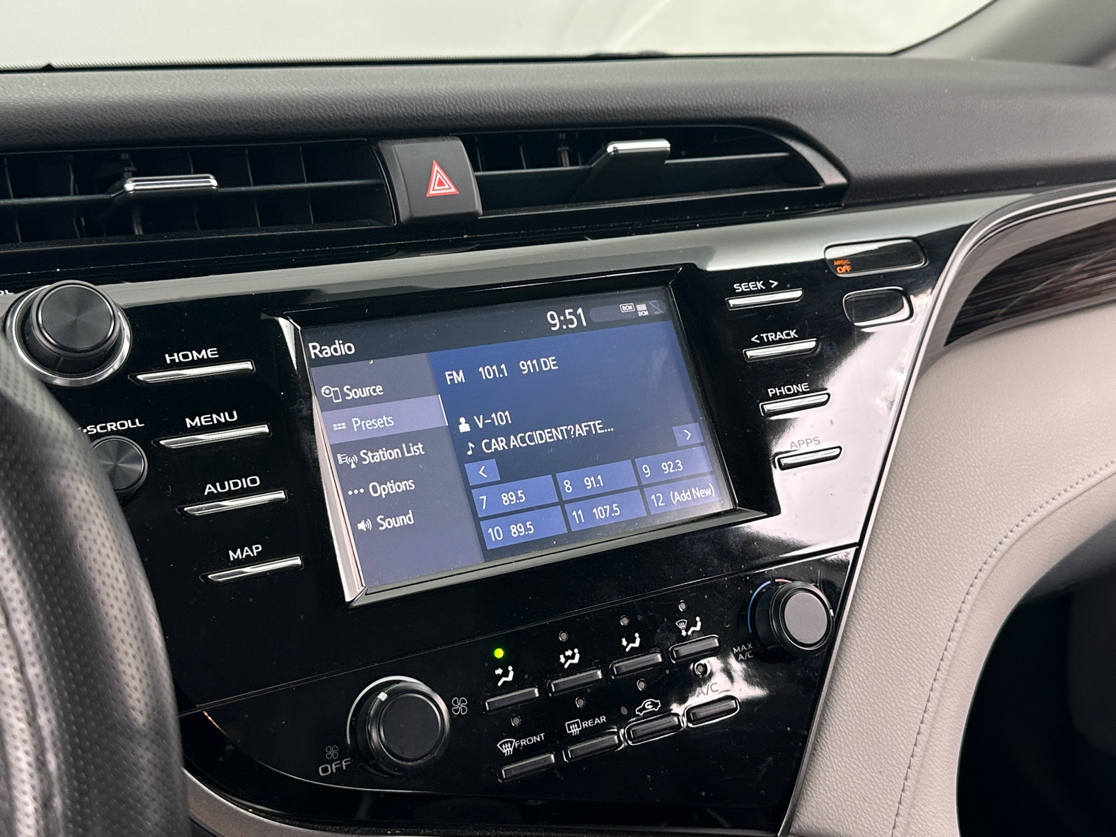 Thumbnail: 2019 Toyota Camry - 4