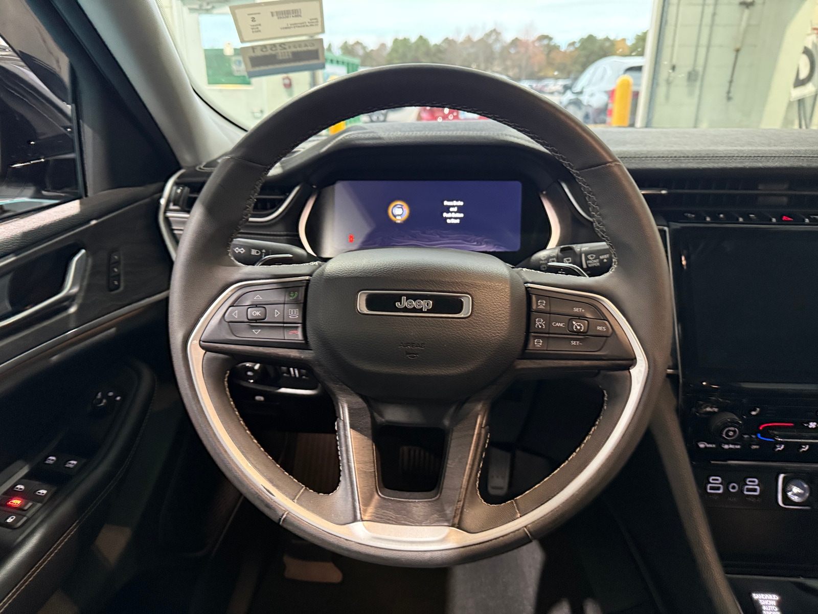 Thumbnail: 2023 Jeep Grand Cherokee L - 4