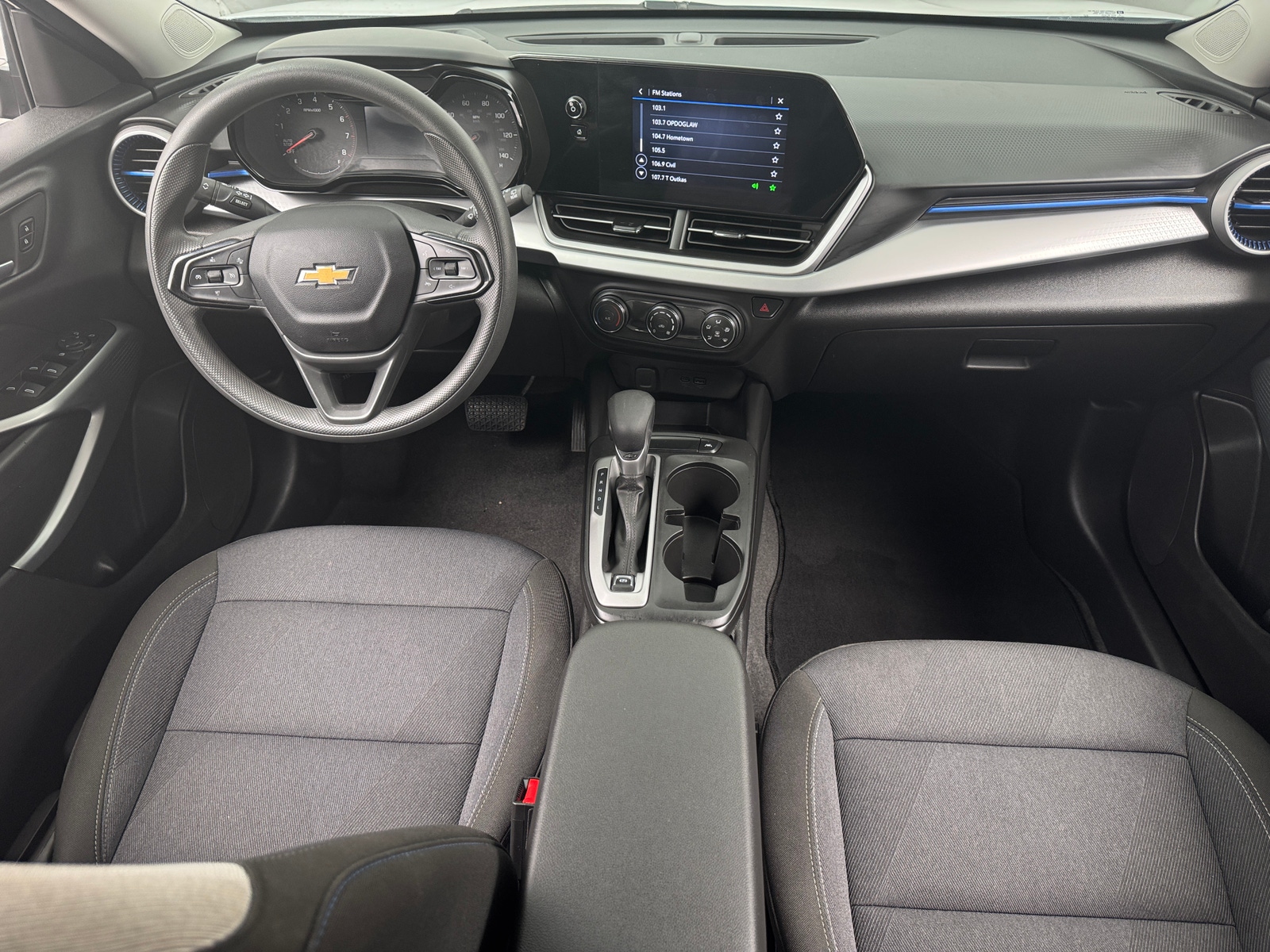 Thumbnail: 2025 Chevrolet Trax - 3